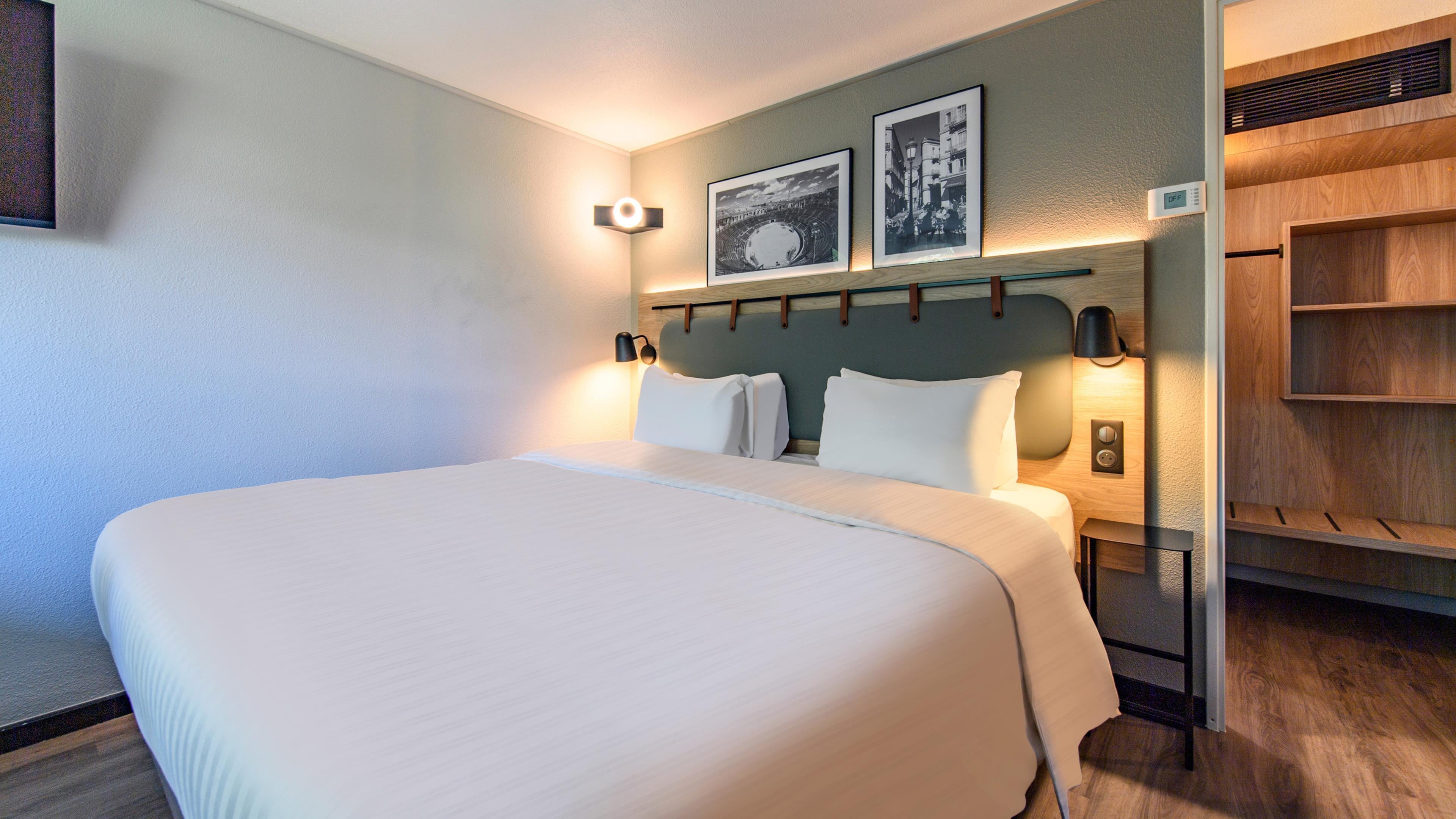 Double Queen Size Bed