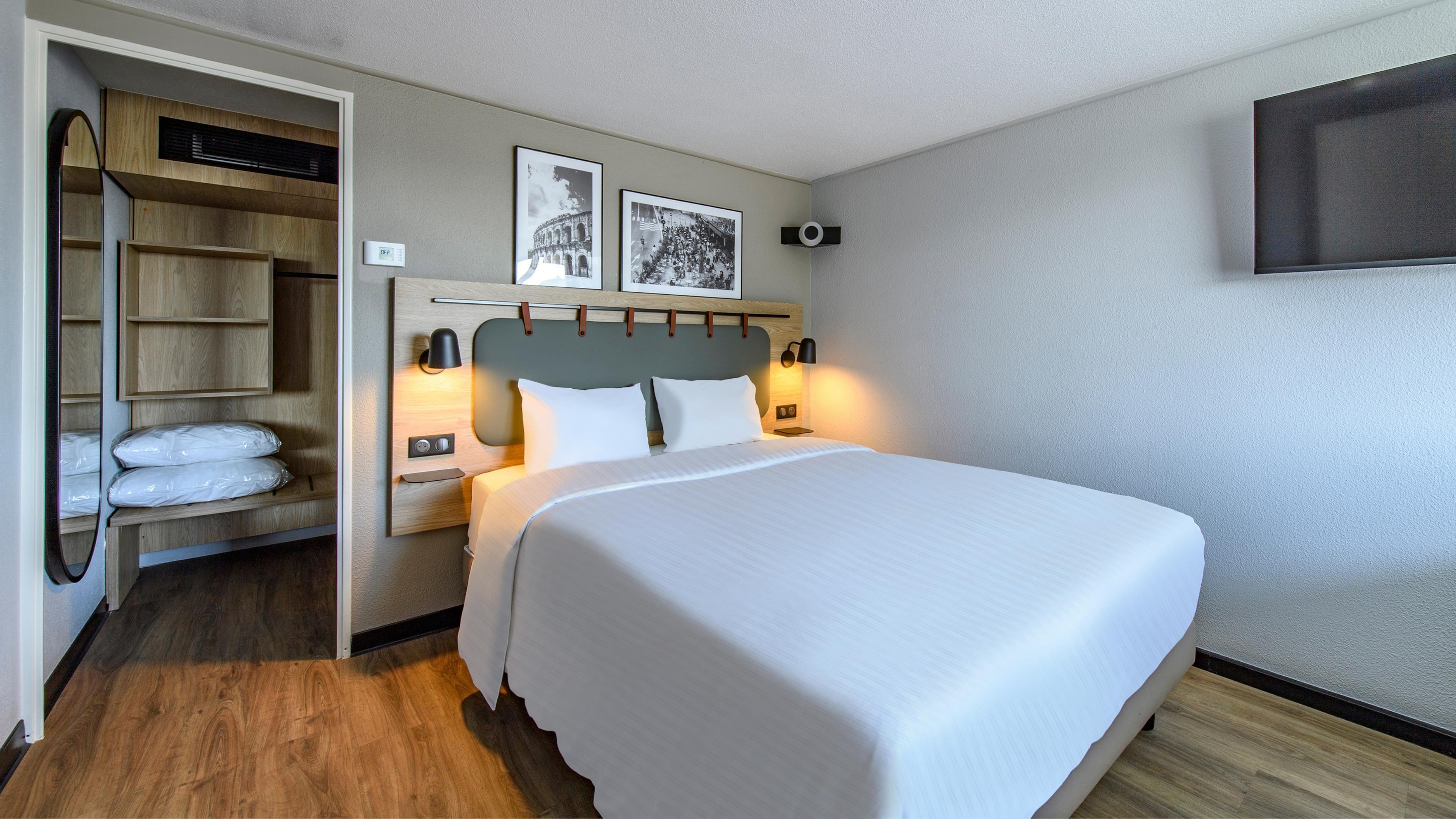 Double Queen Size Bed