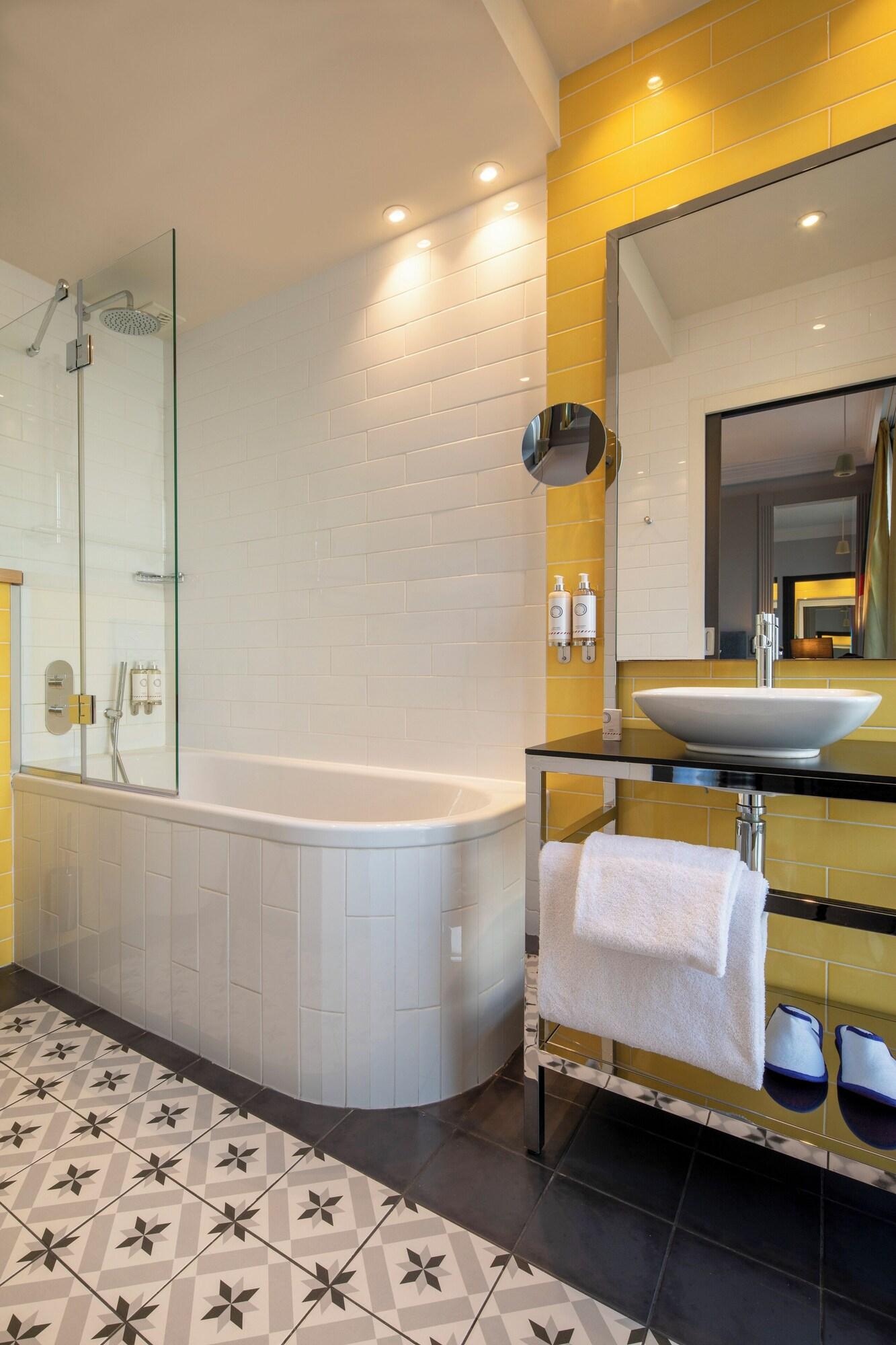 Quadruple Connecting Room