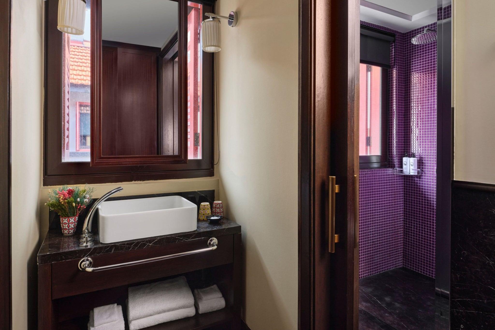 Double Deluxe King Bed