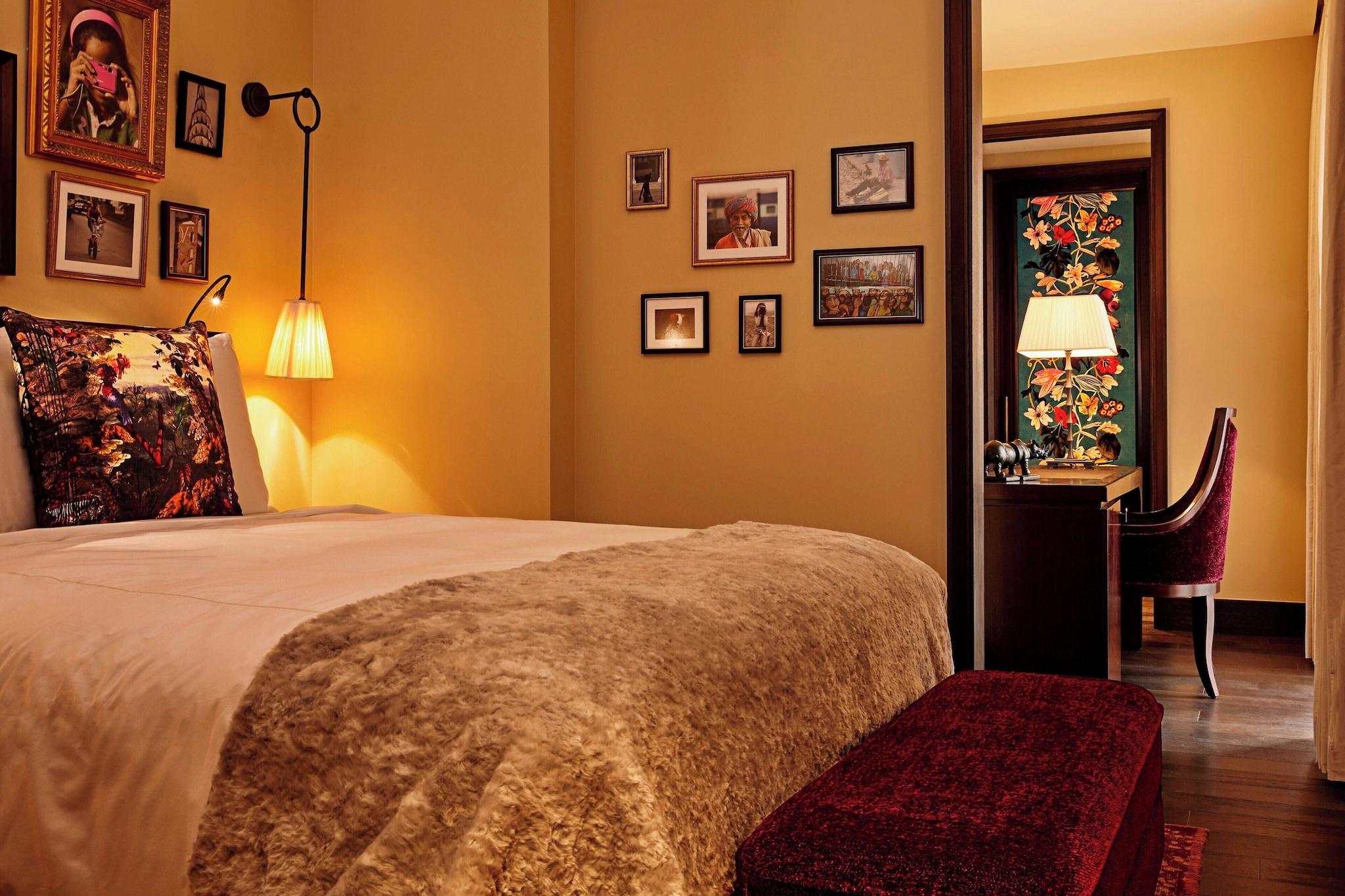 Double Deluxe King Bed