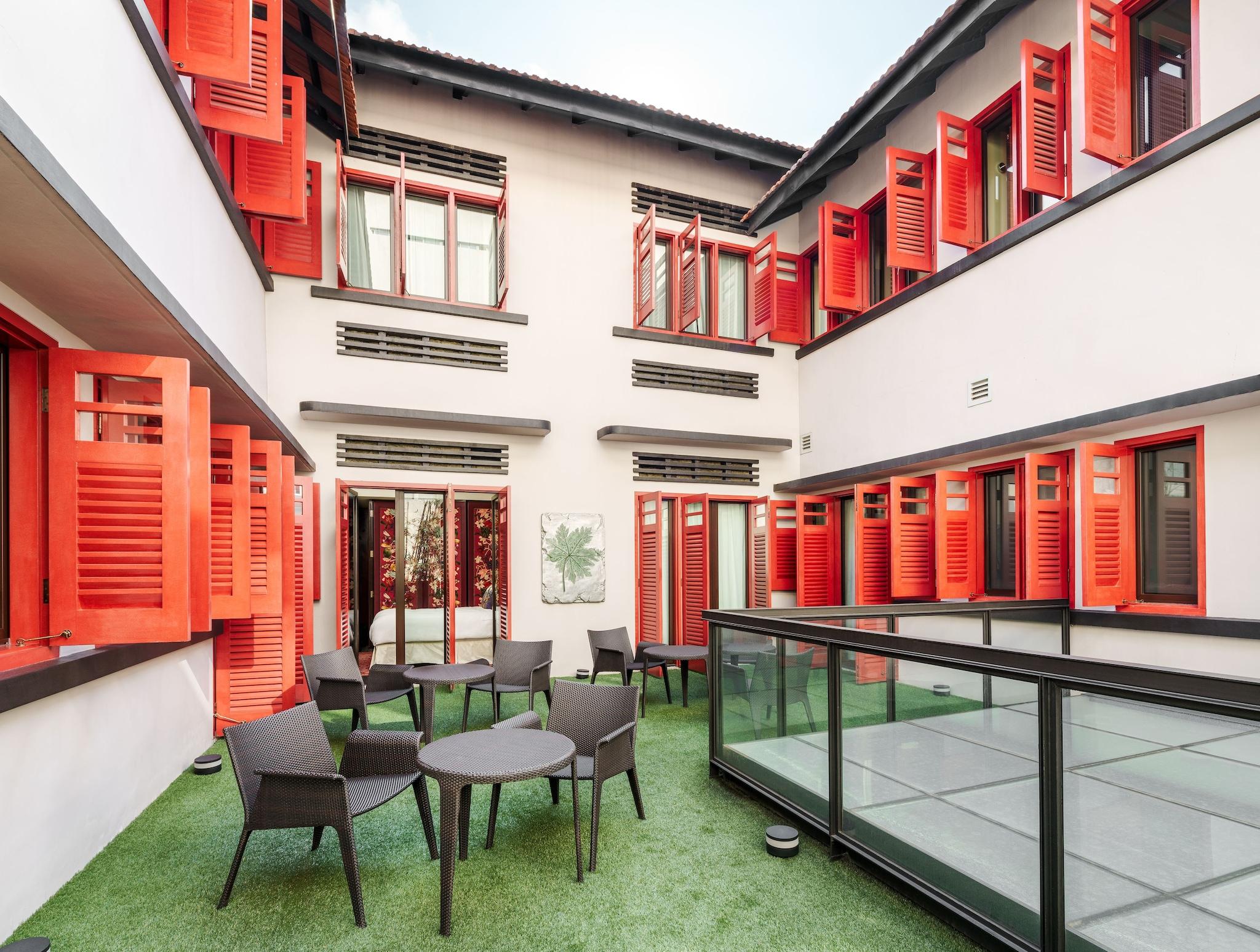 Double Club King Bed