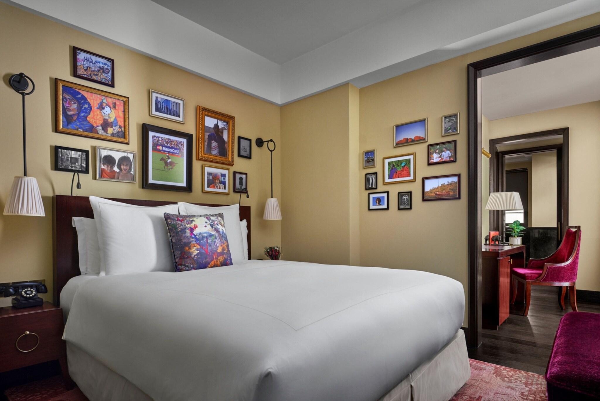 Double Club King Bed