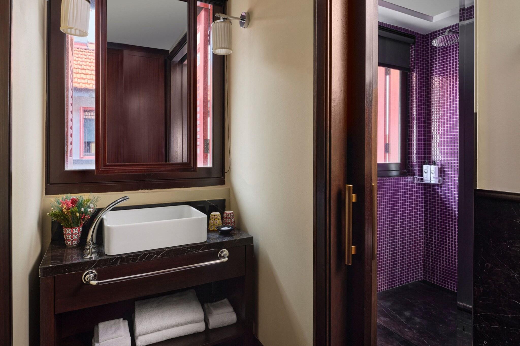 Double Deluxe King Bed