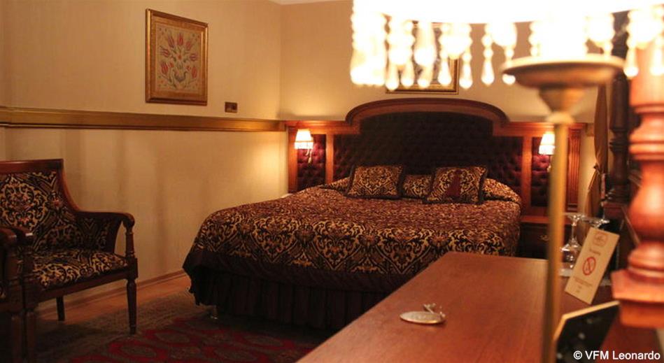 Double Connecting Room