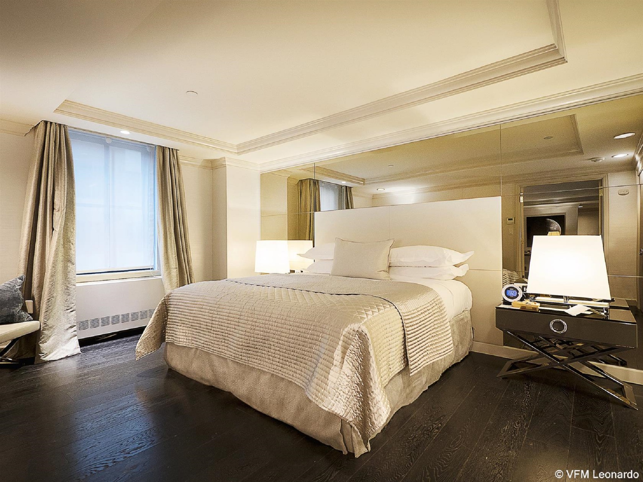 Suite Queen Size Bed