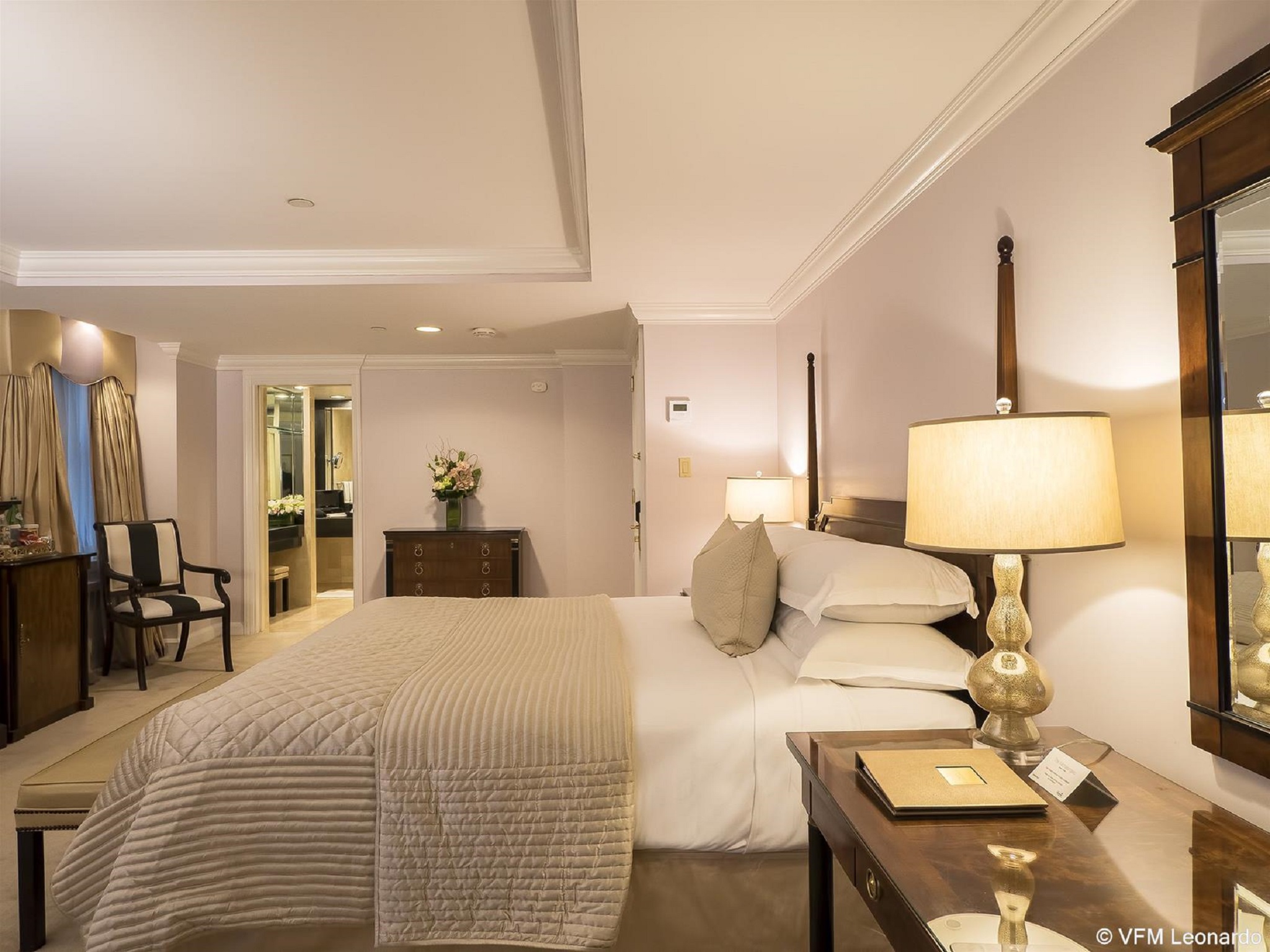 Double Deluxe King Bed