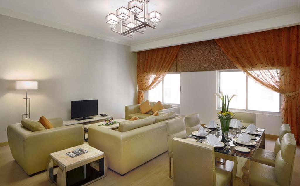 Apartment Two Bedrooms Three Bathrooms