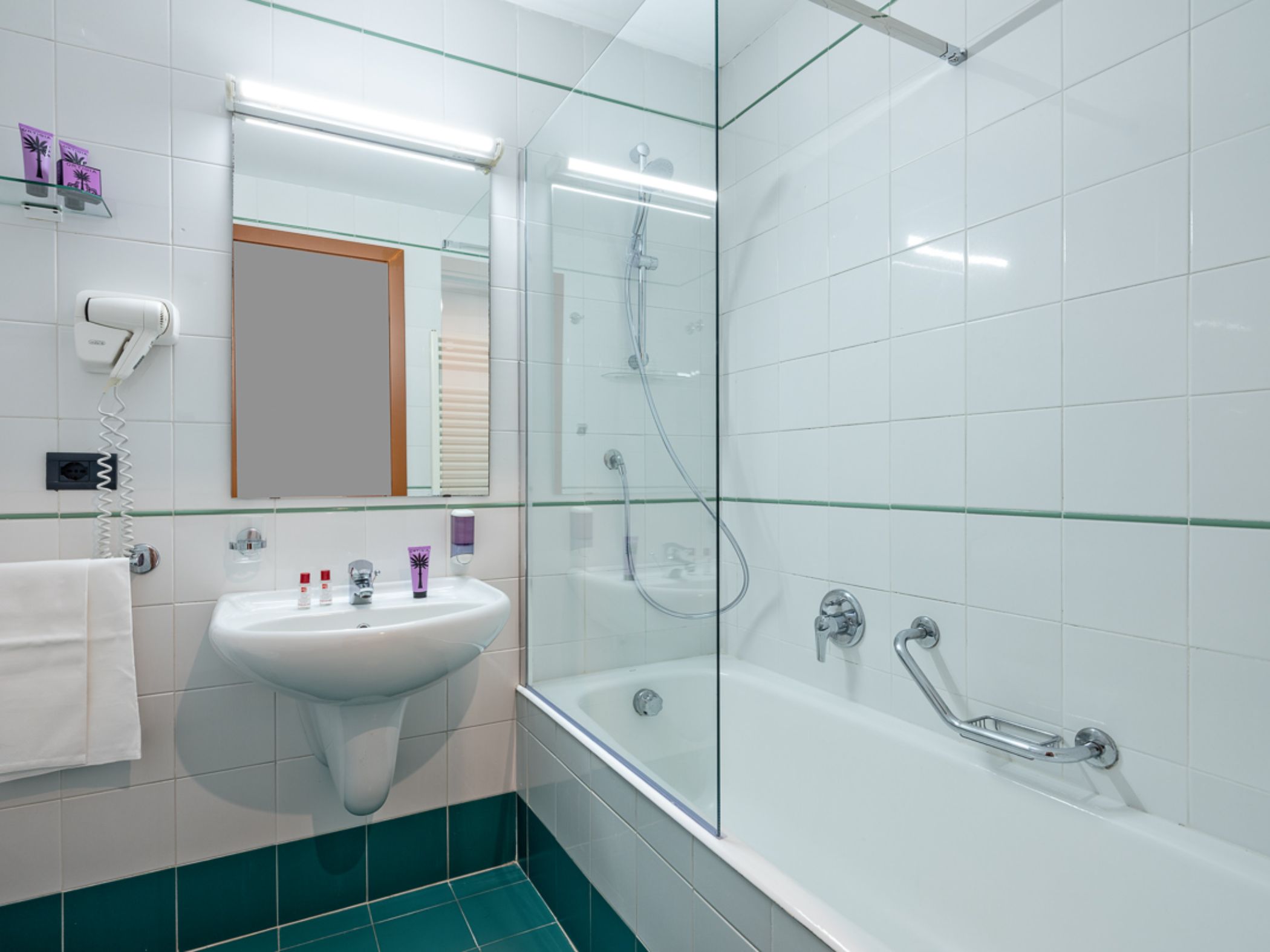 Double or Twin Side Sea View with Balcony