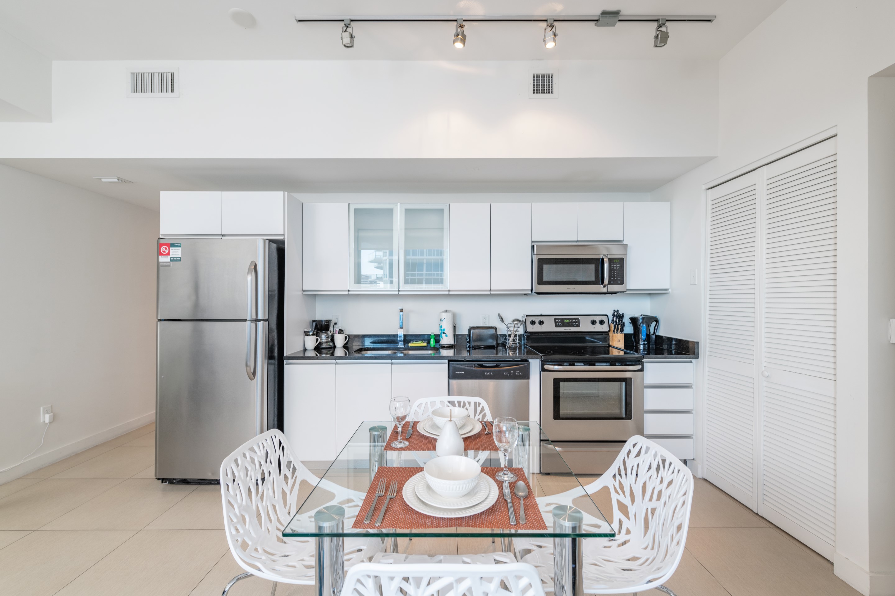 Apartment Deluxe Partial Ocean View