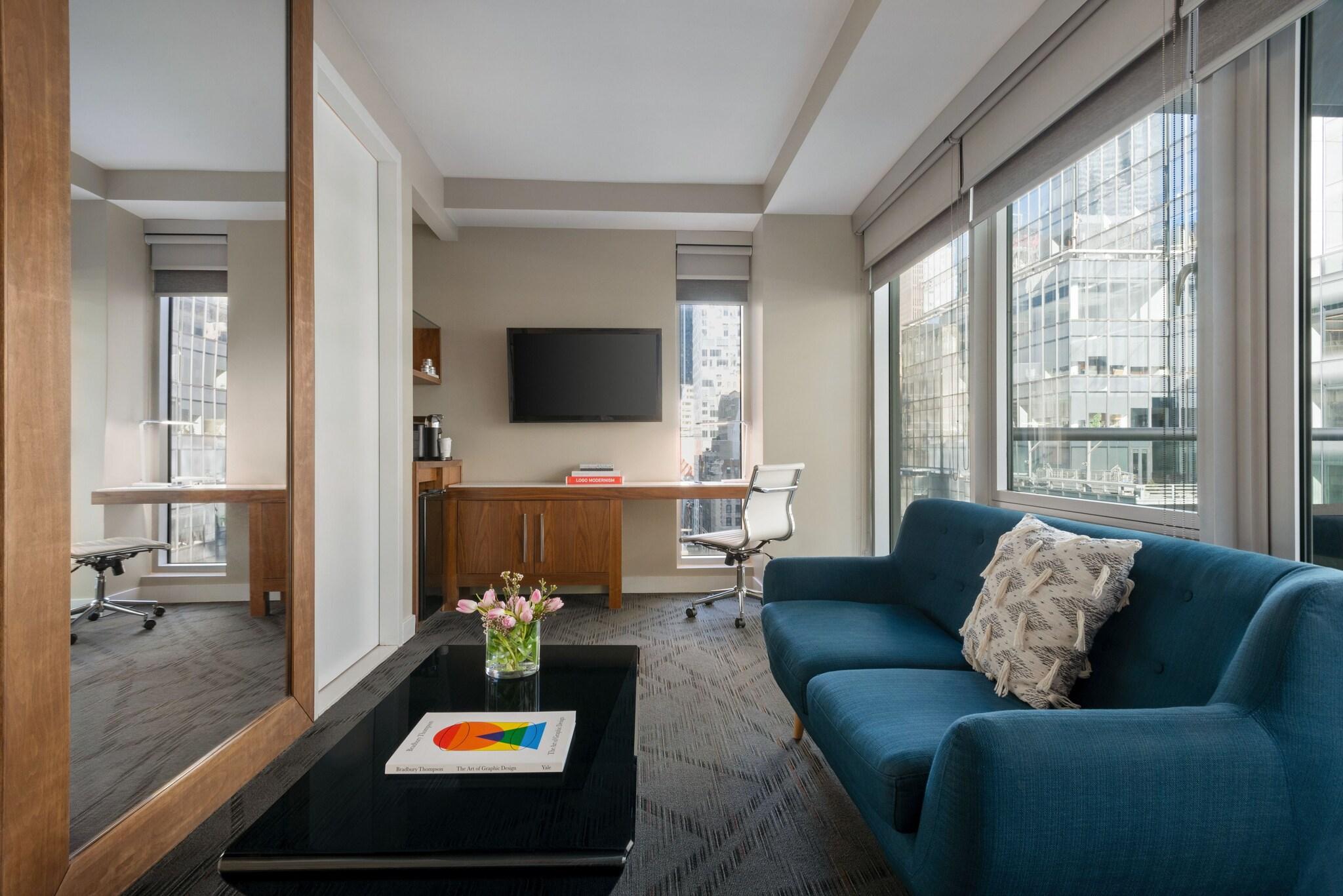 Junior Suite City View King Bed