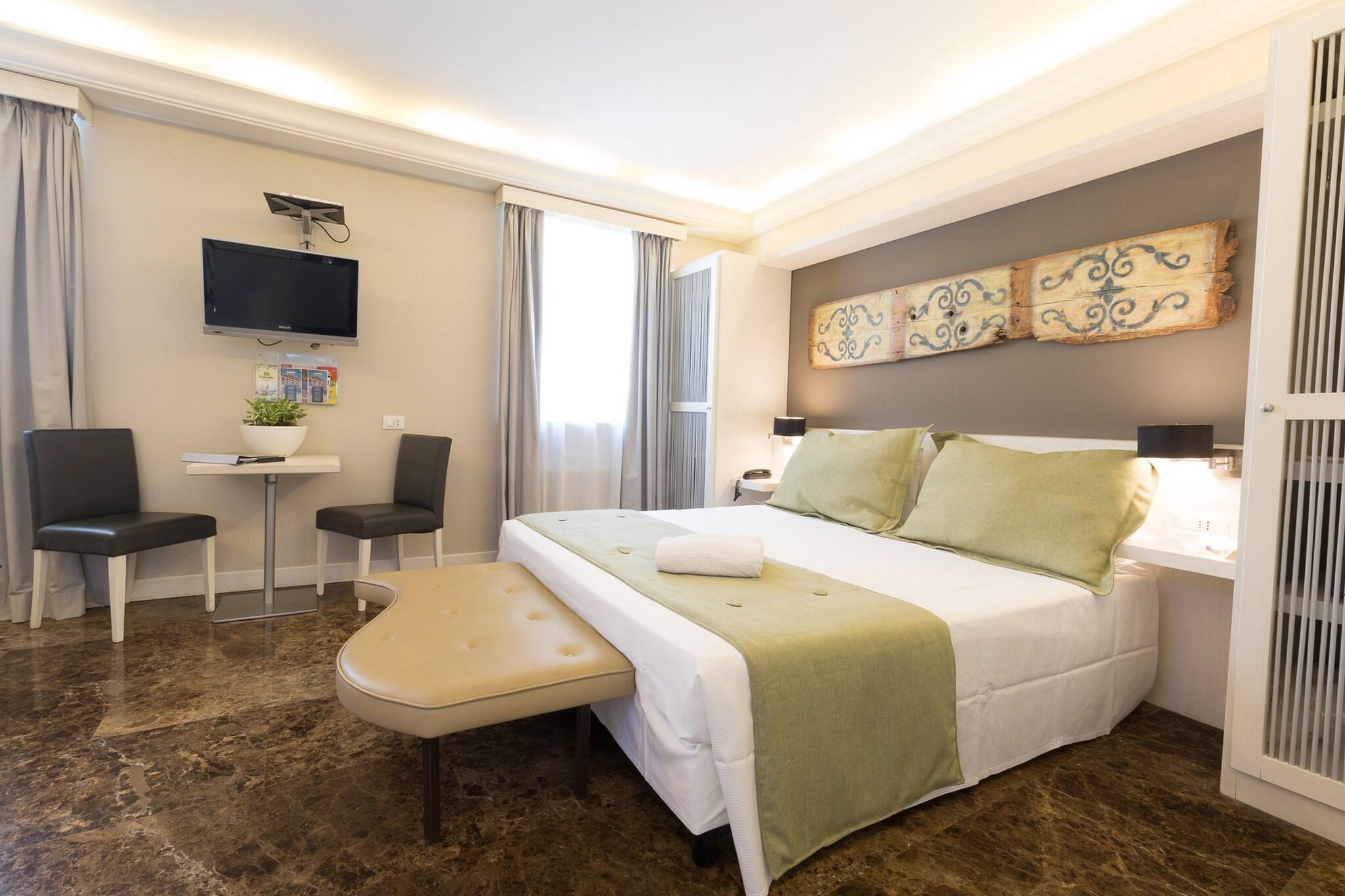 Junior Suite Queen Size Bed