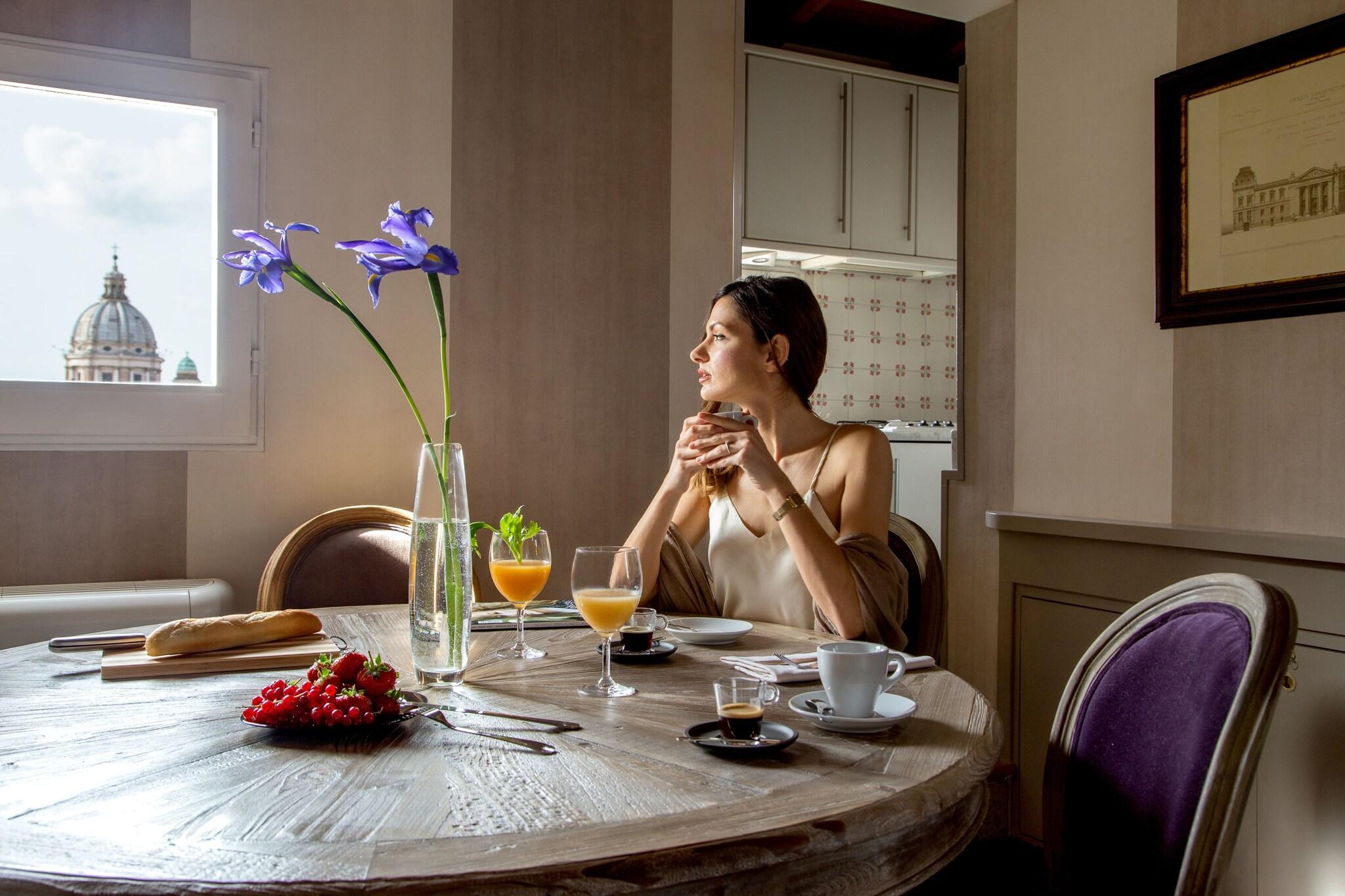 Suite City View King Bed