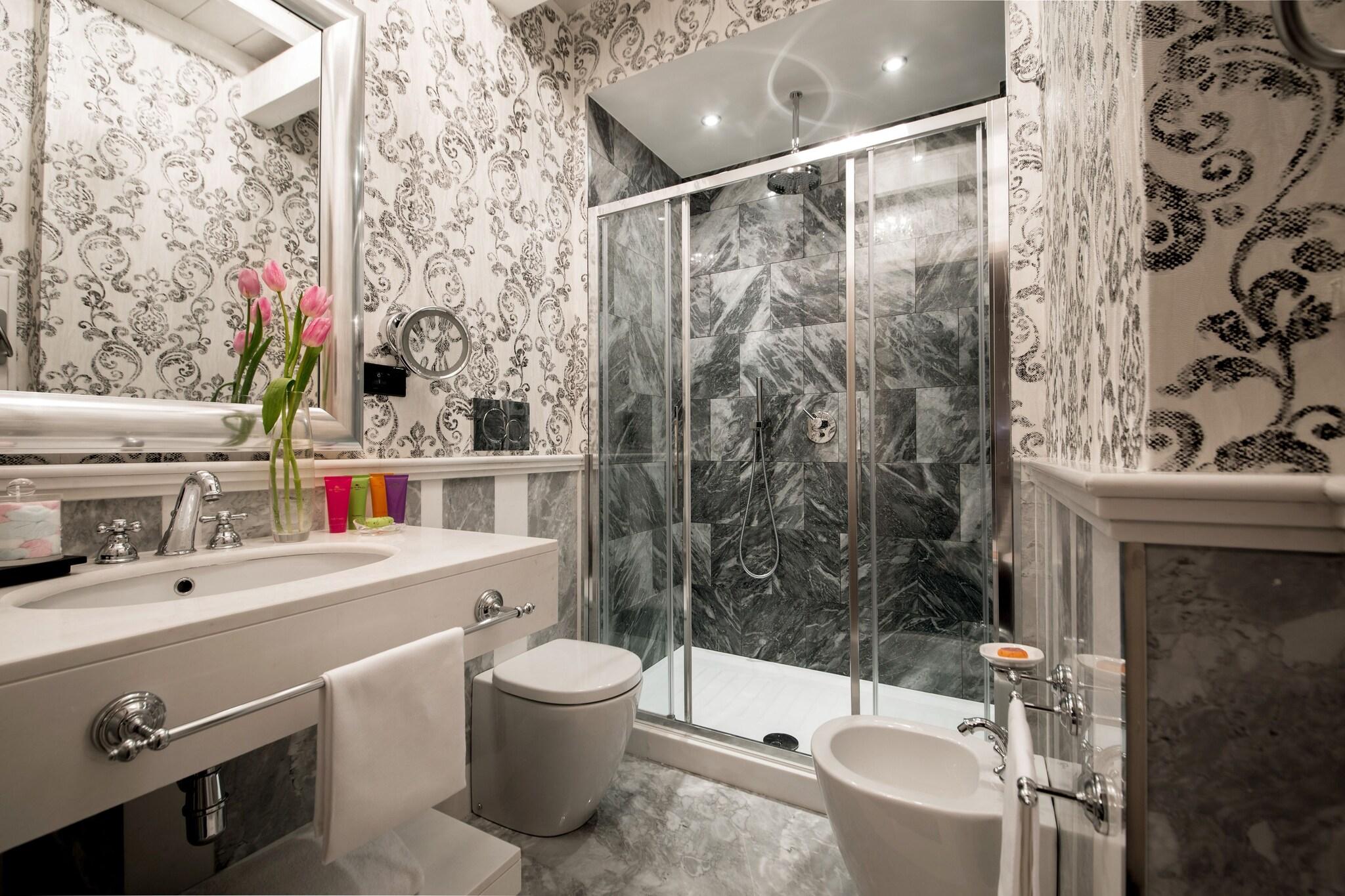 Suite City View King Bed