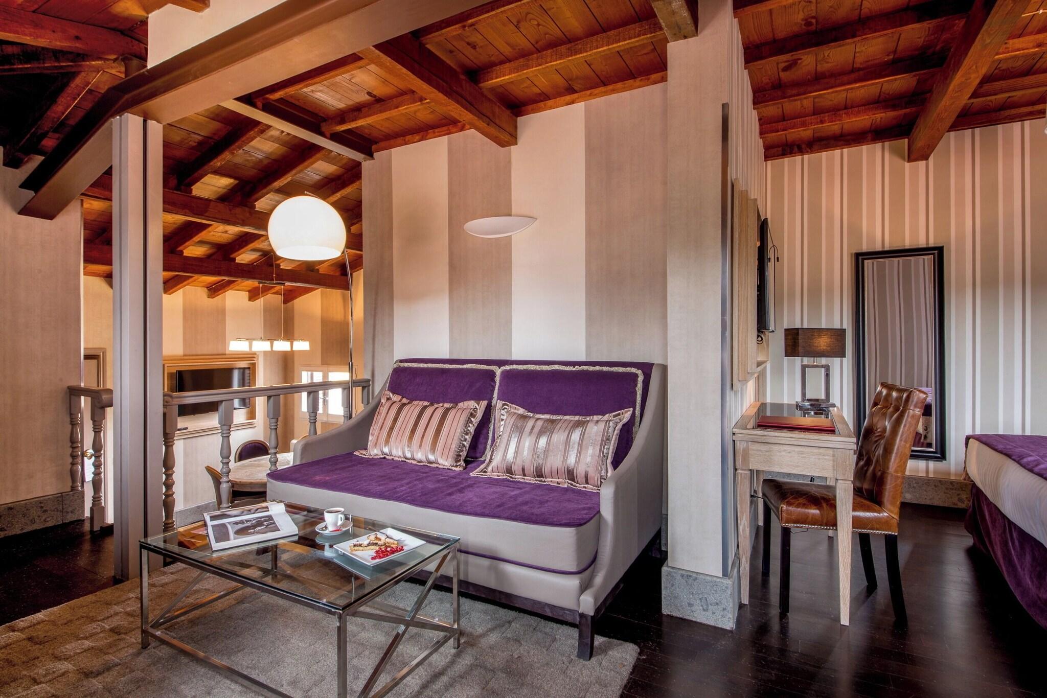 Suite City View King Bed