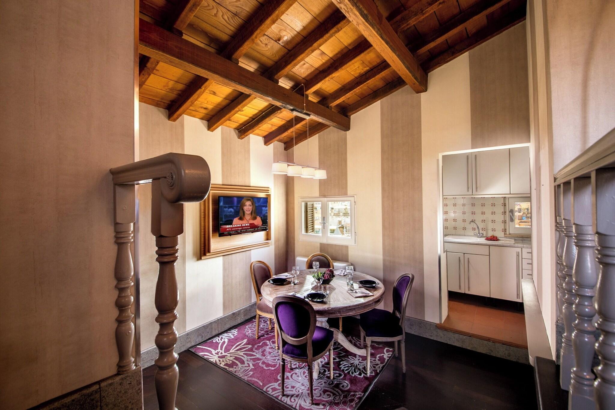 Suite City View King Bed