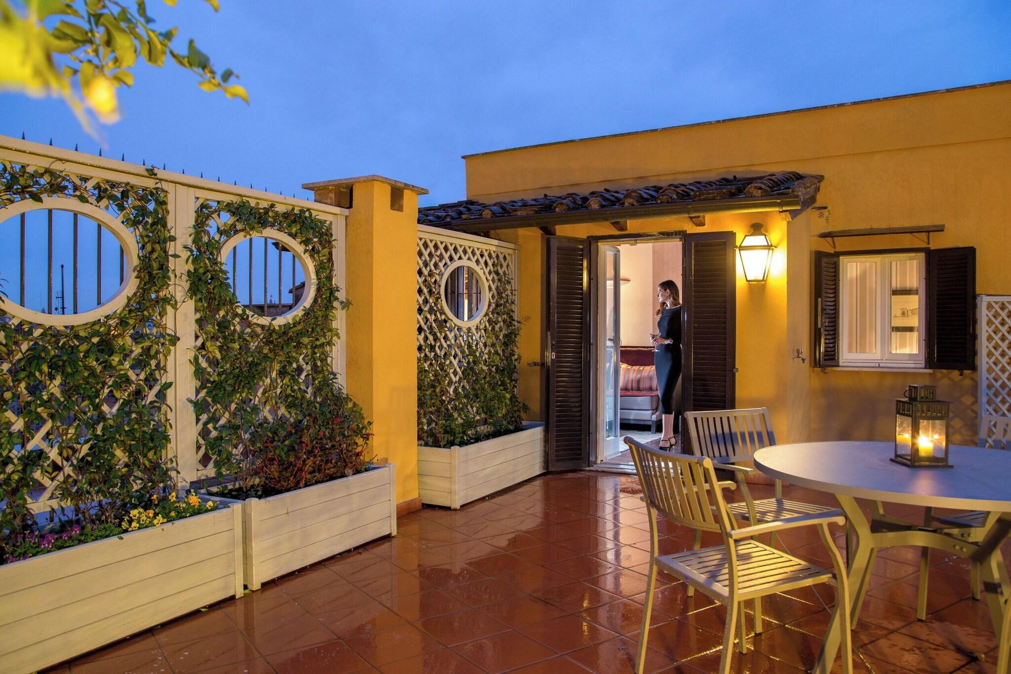 Suite City View King Bed