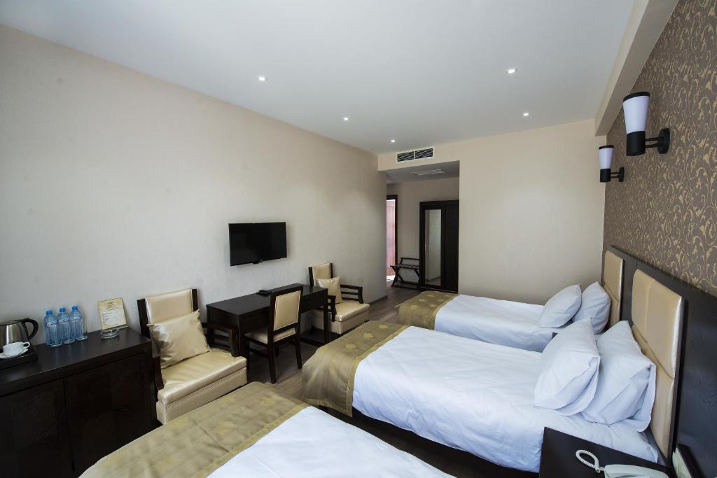 Family Room Connecting Room