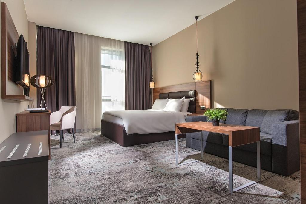 Double King Size Bed