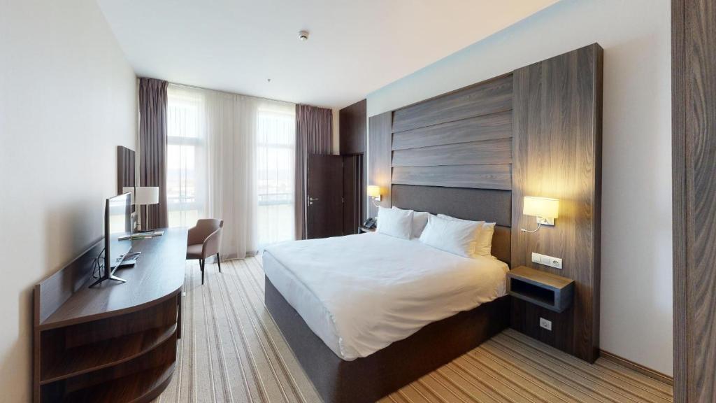 Suite Business King Bed