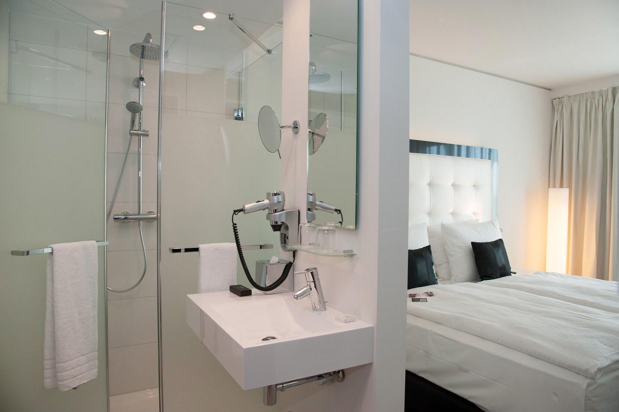 Double King Size Bed