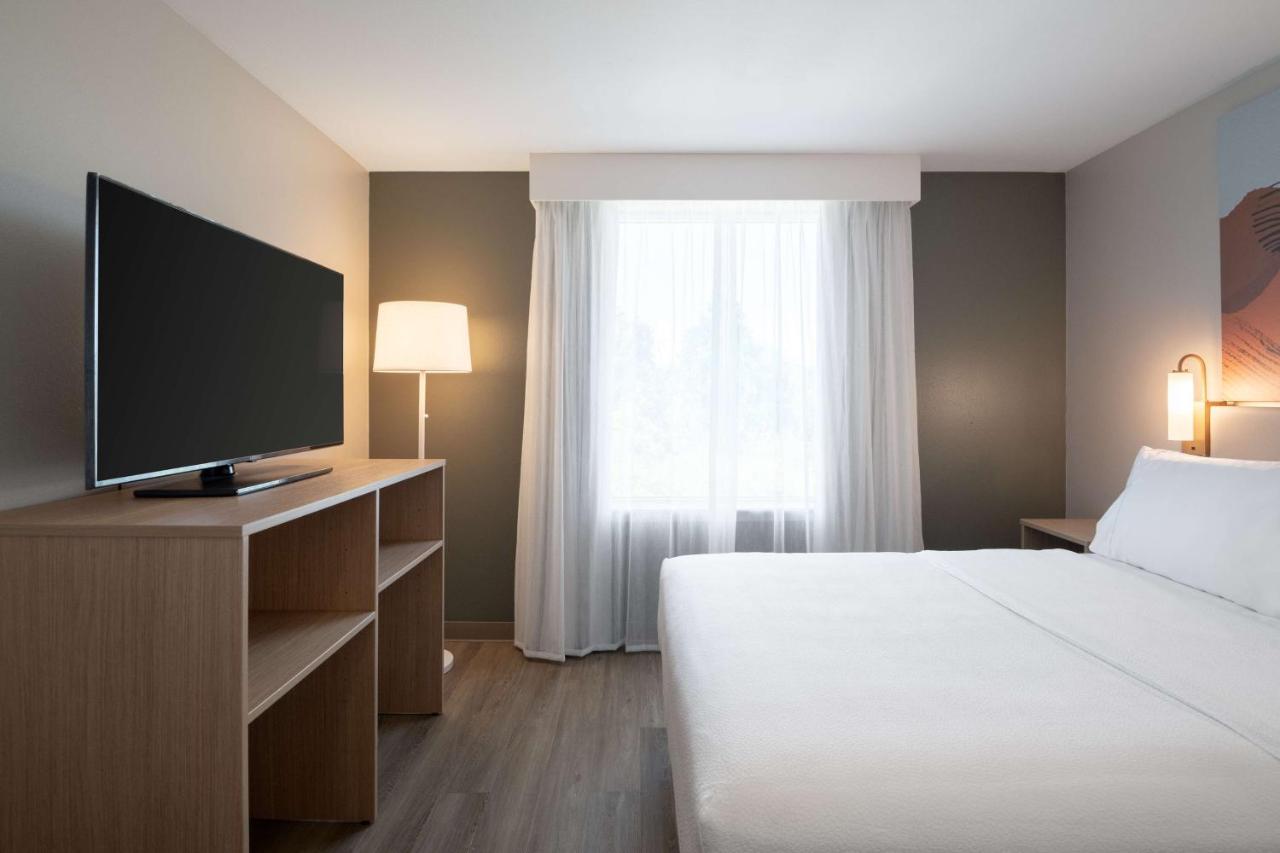 Junior Suite Accessible