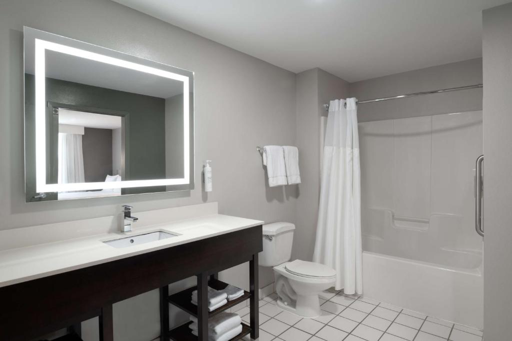 Studio King Size Bed