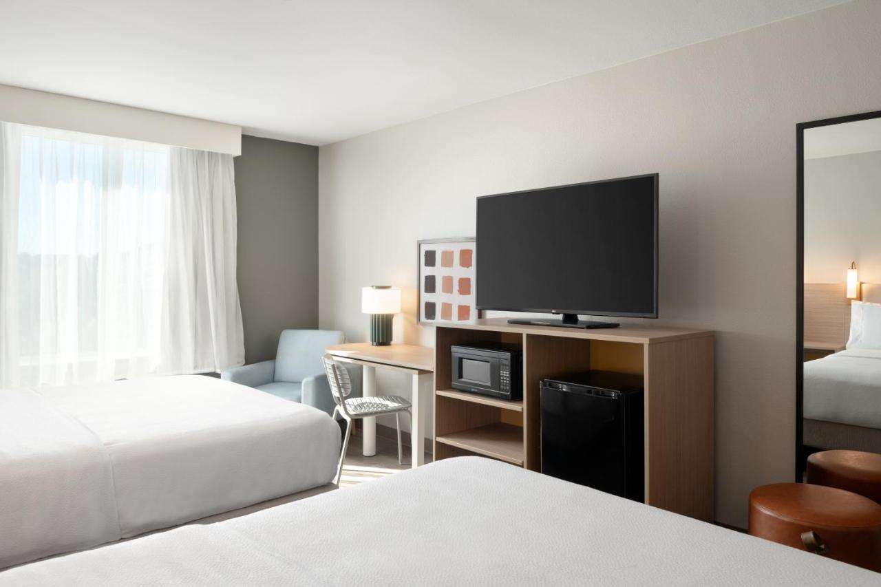 Junior Suite Accessible-two Queen Beds