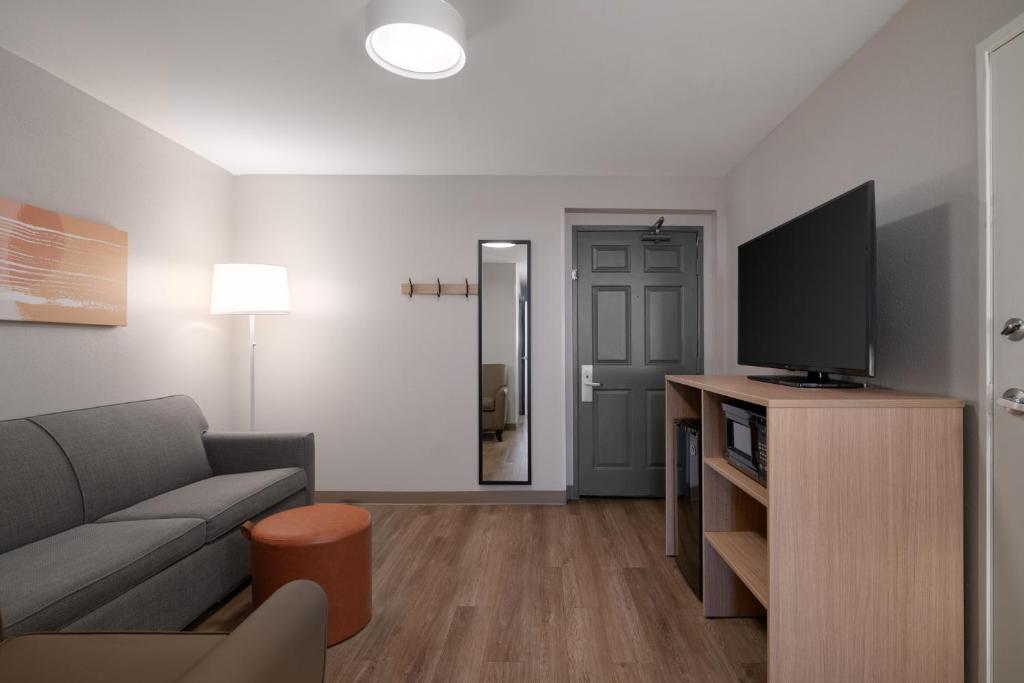 Suite Two Queen Beds