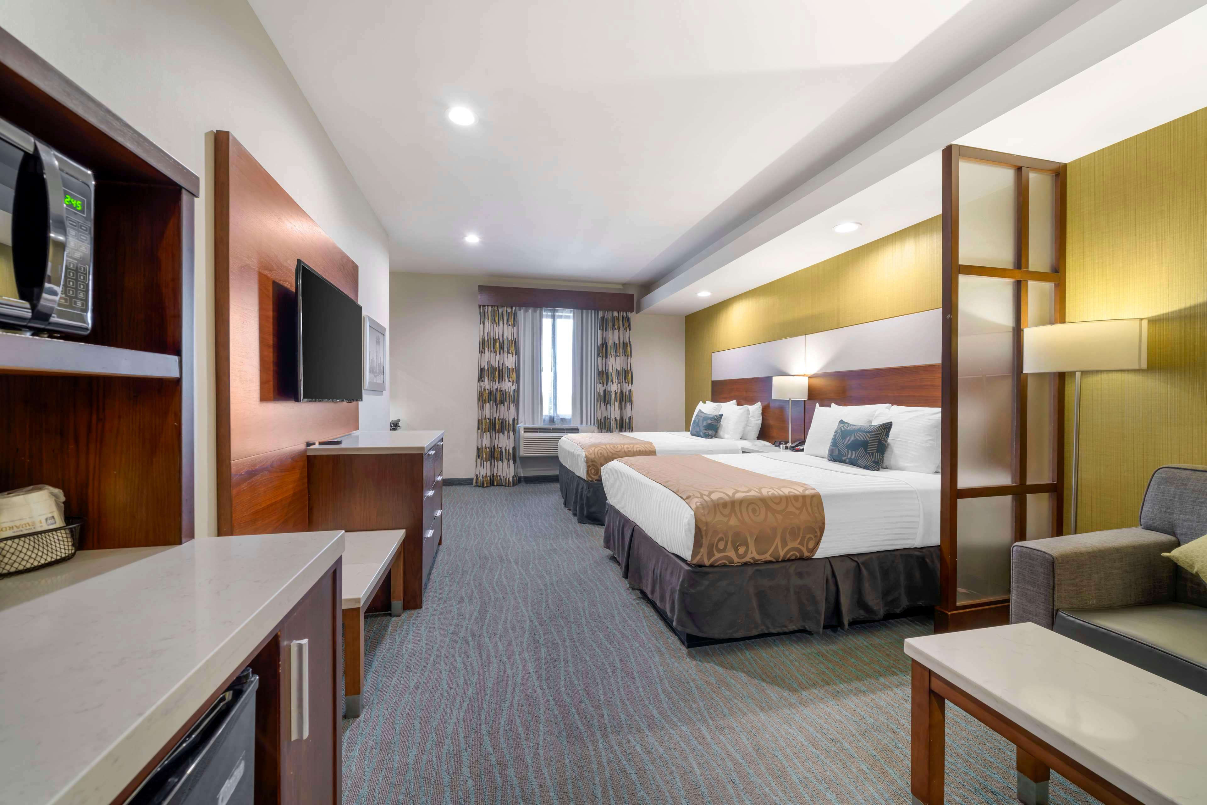 Suite Two Queen Beds