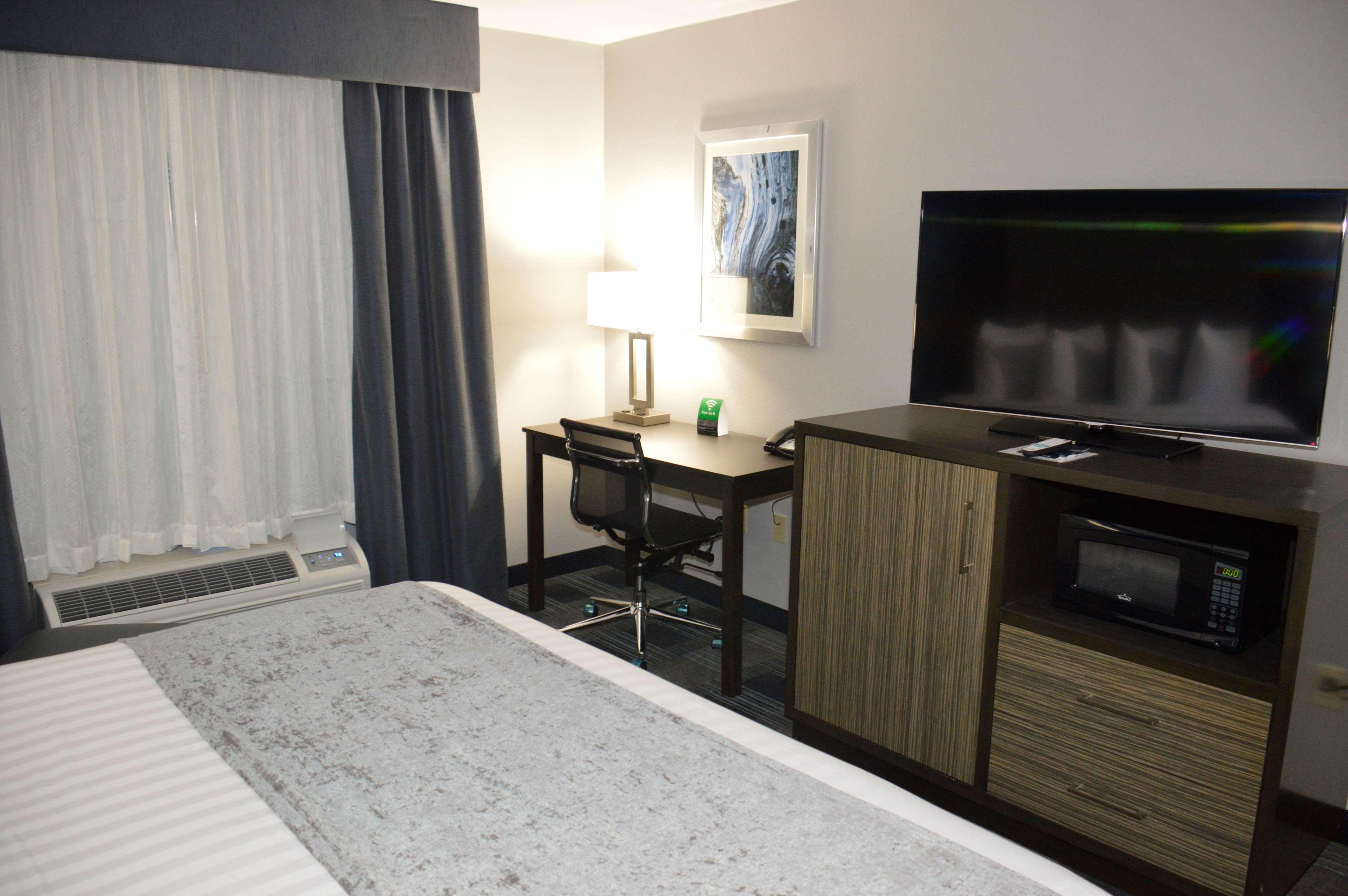 Room King Bed Non Smoking