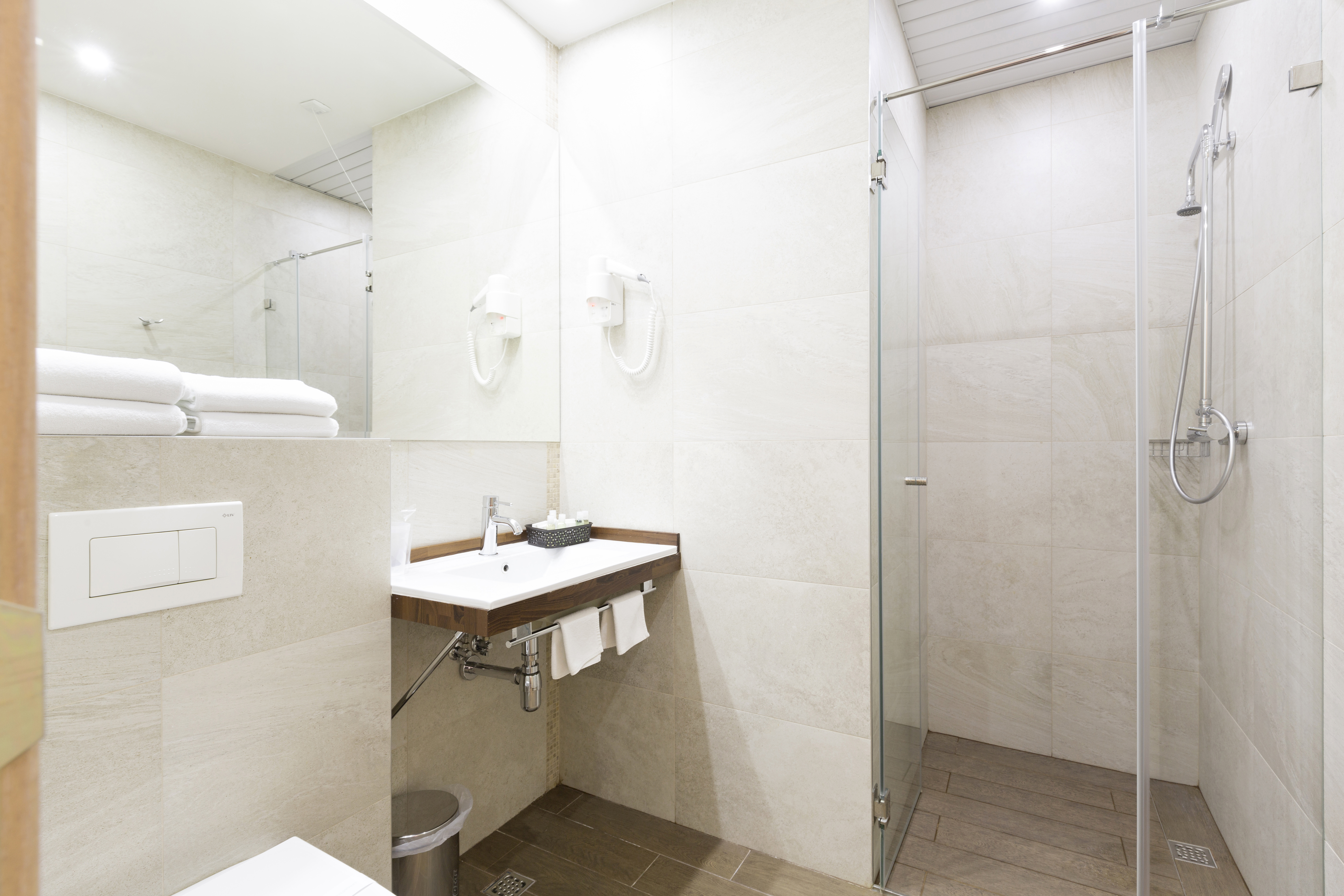 Double or Twin Deluxe