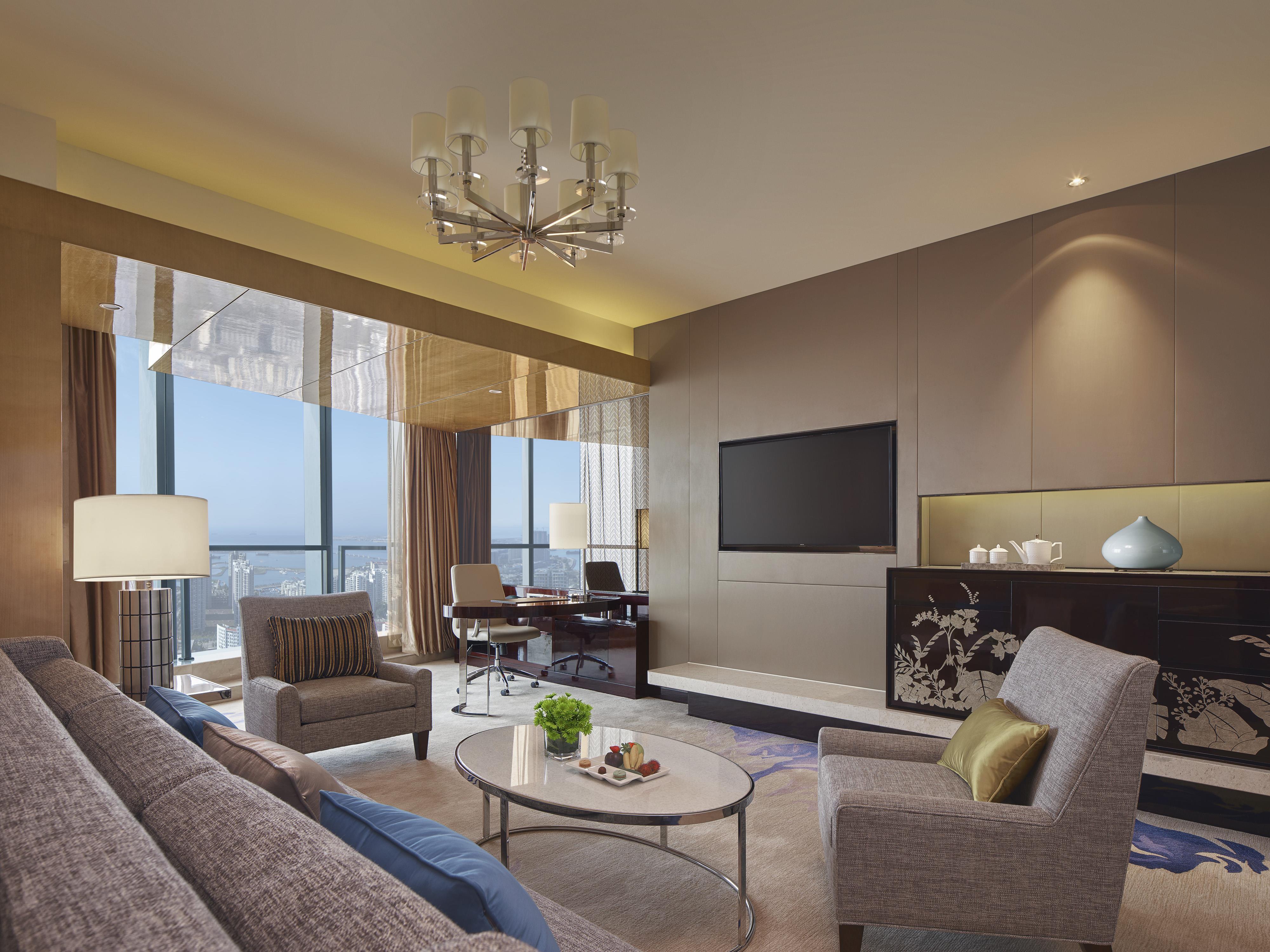 Suite Ocean View King Bed