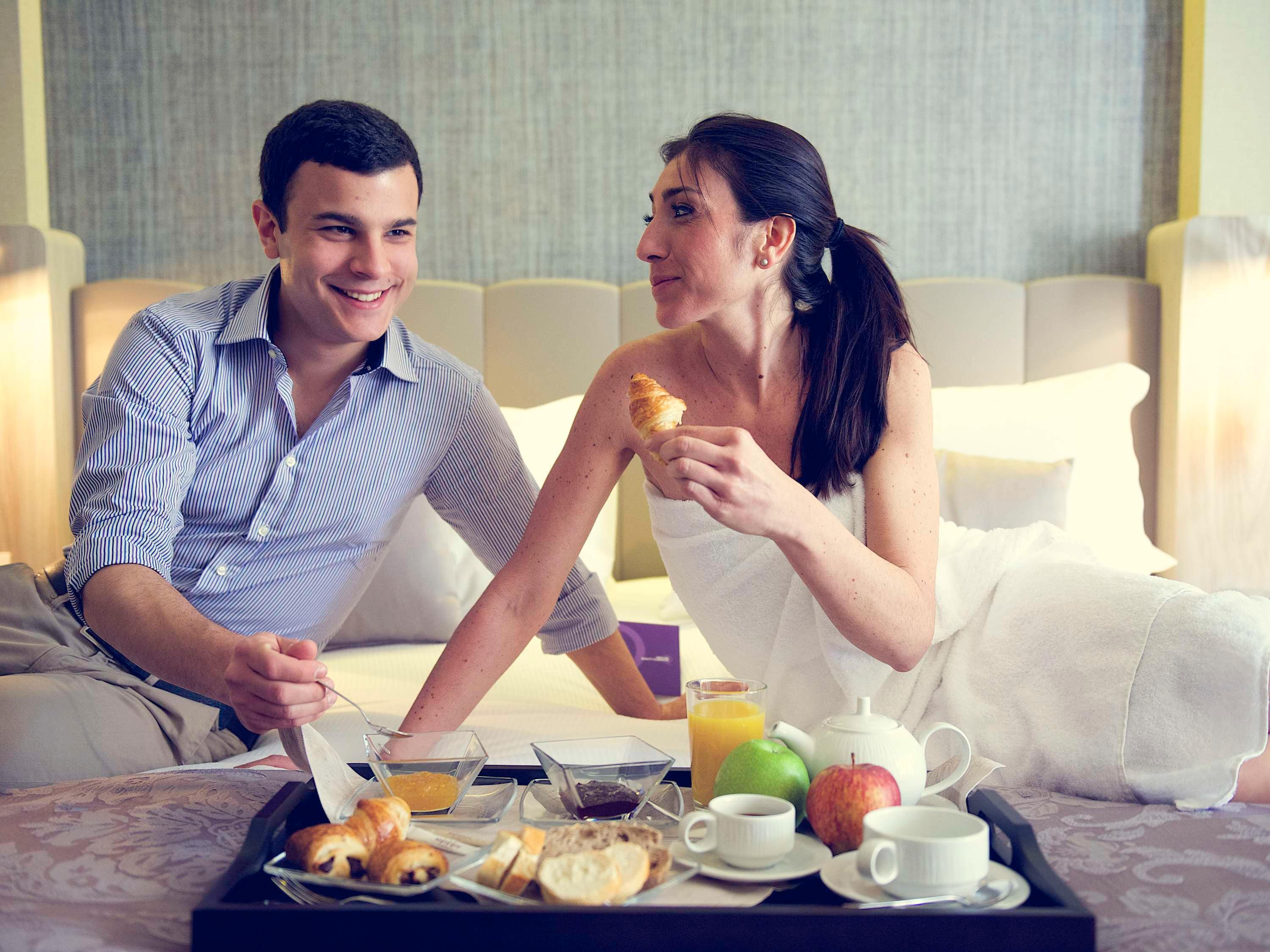 Double Queen Size Bed