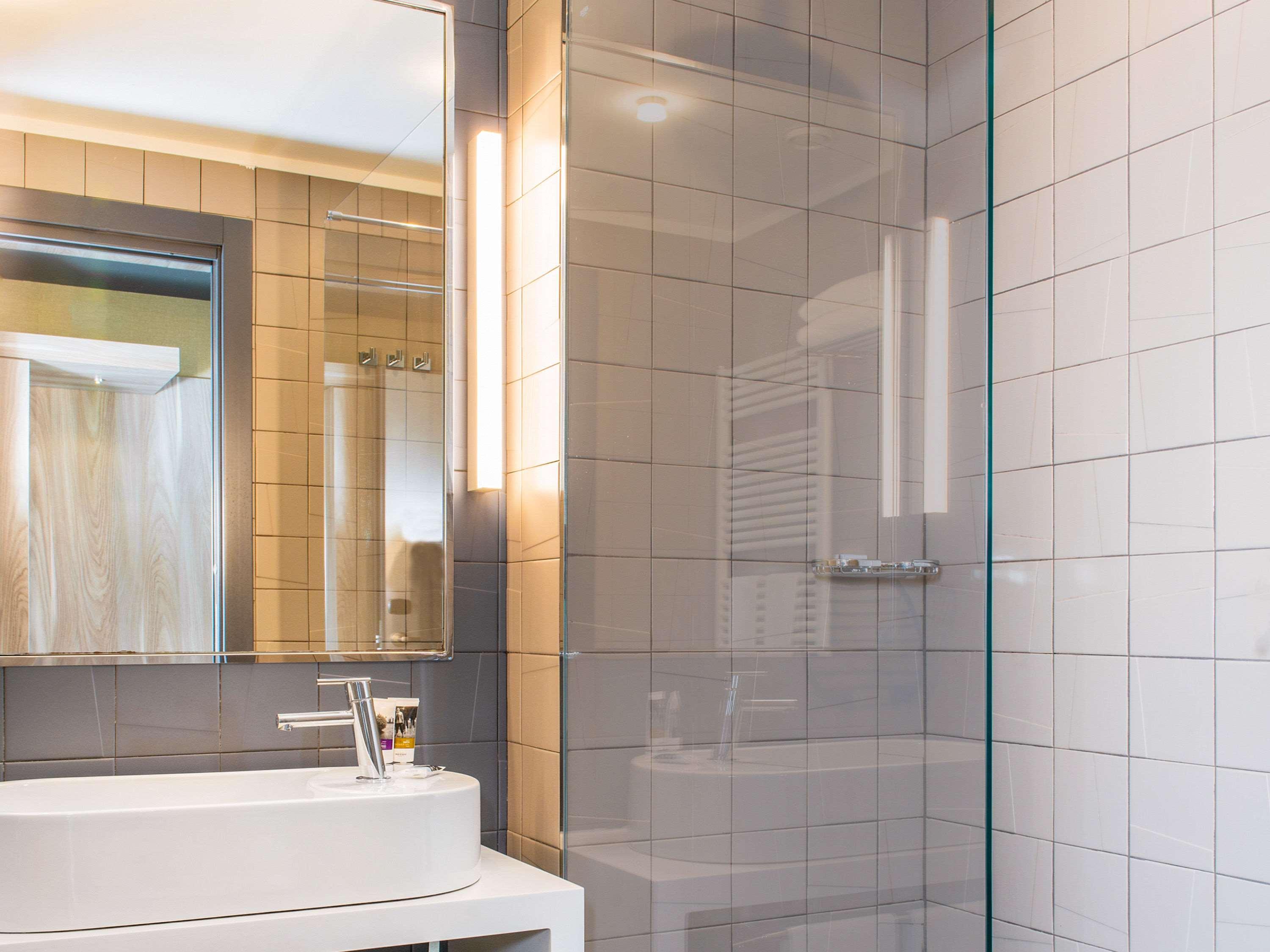 Double Queen Size Bed