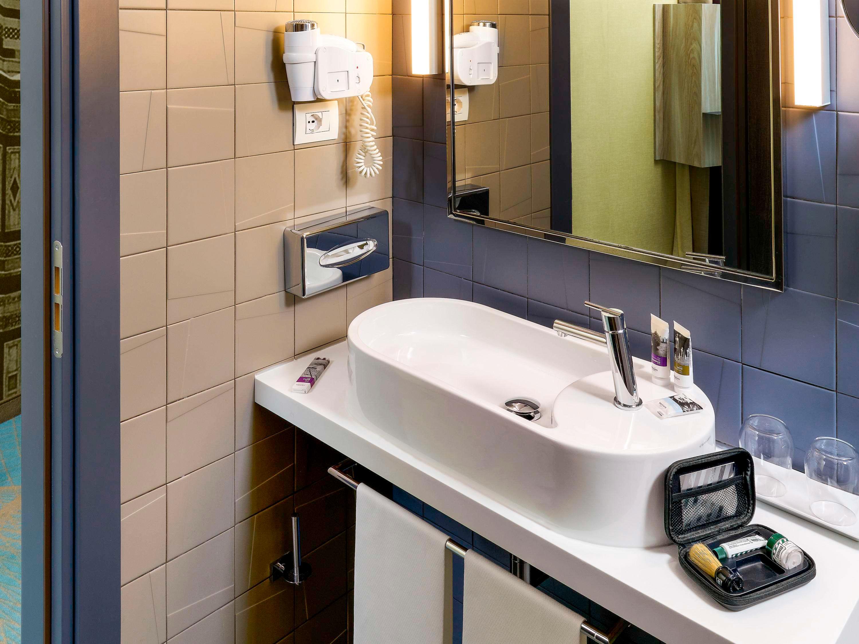 Double Queen Size Bed