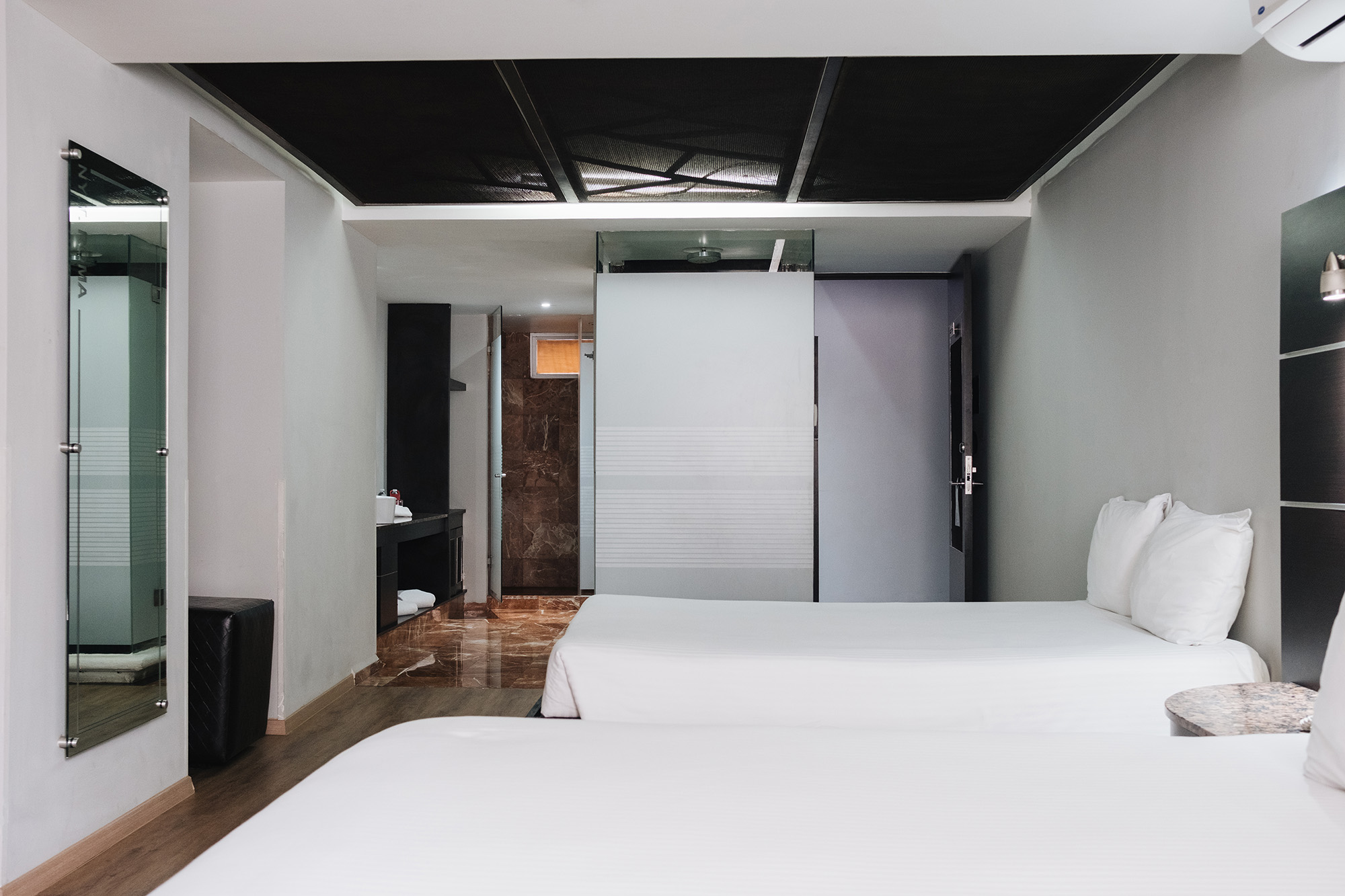 Family Room Capacity 4