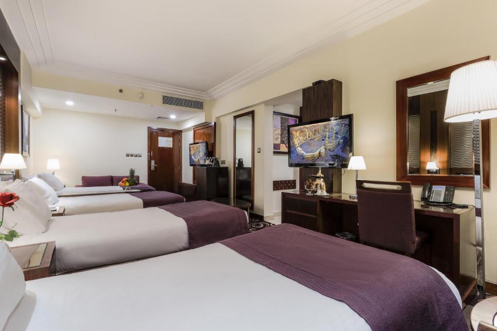 Quadruple with Views