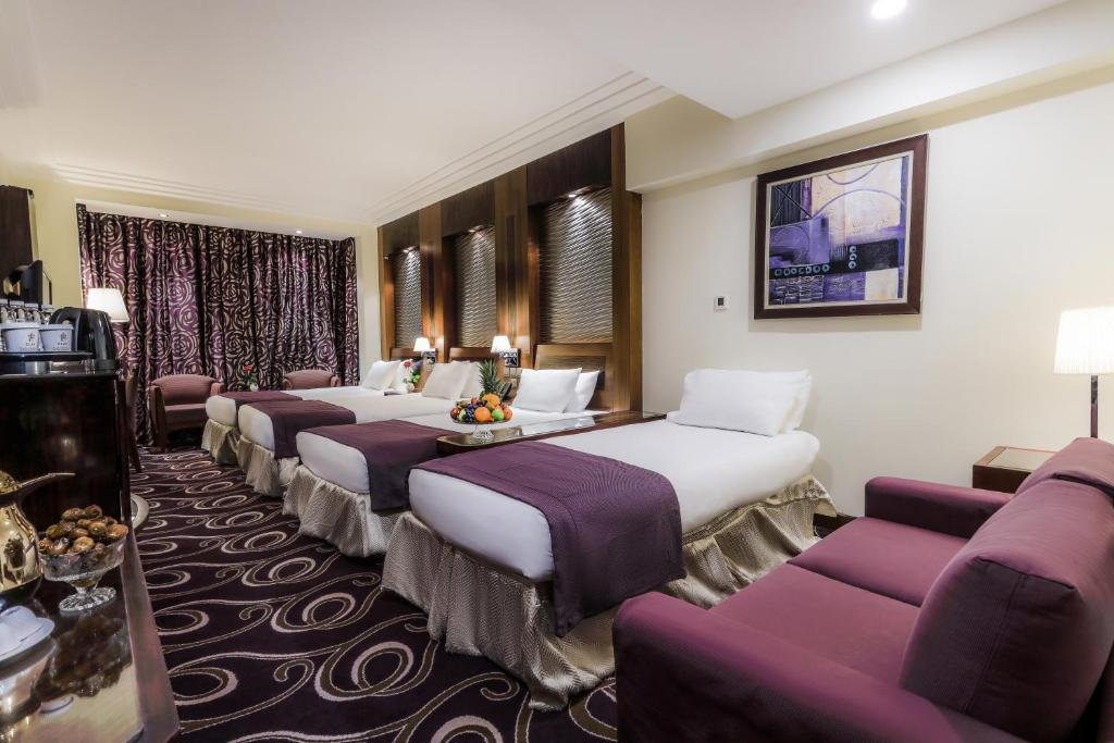 Quadruple with Views