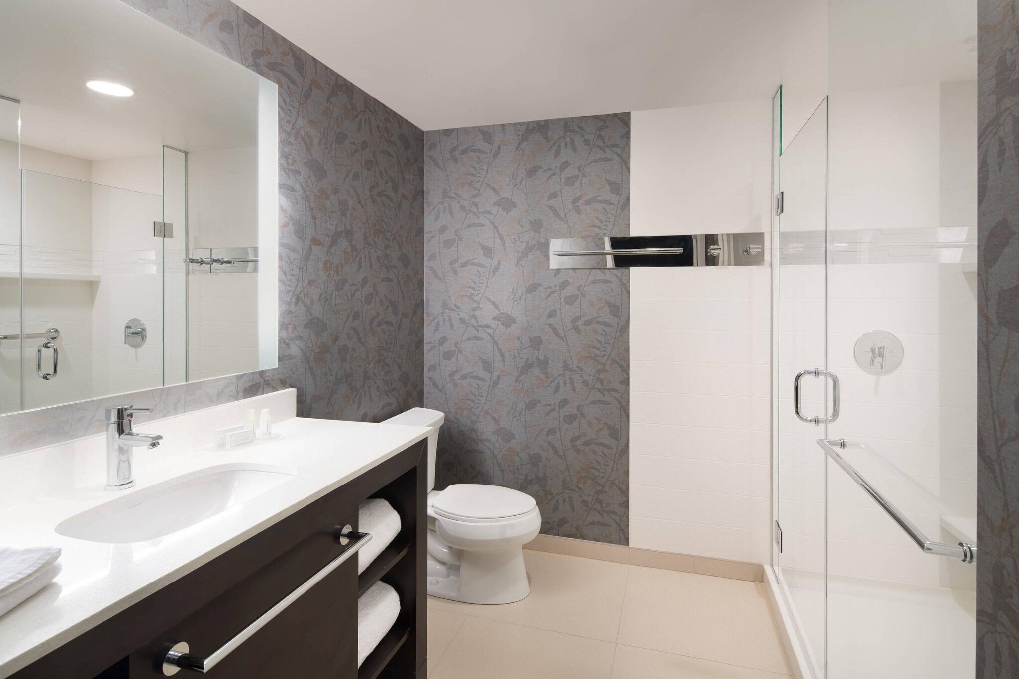 Suite Two Queen Beds One Bedroom