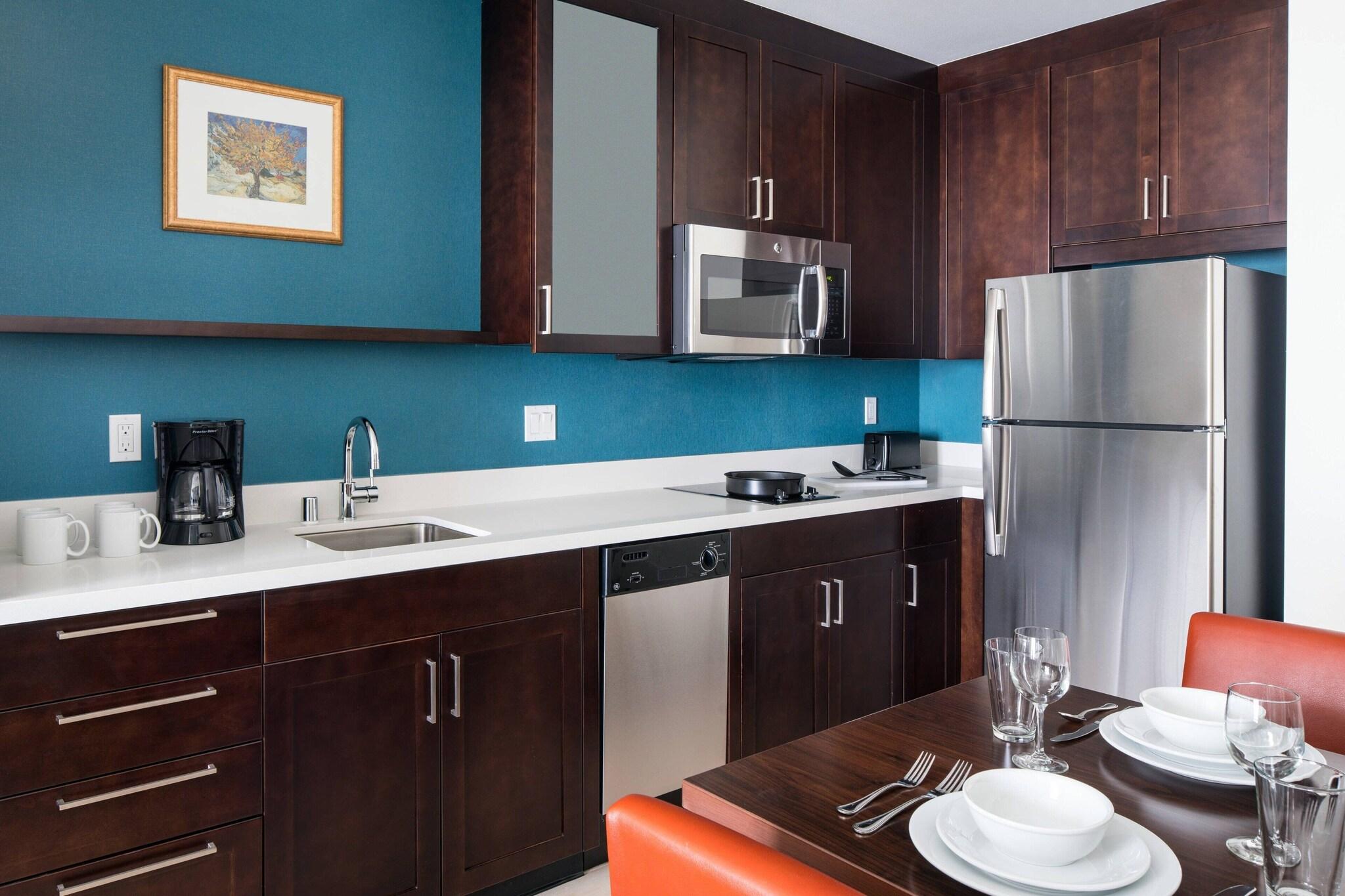 Suite Two Queen Beds One Bedroom