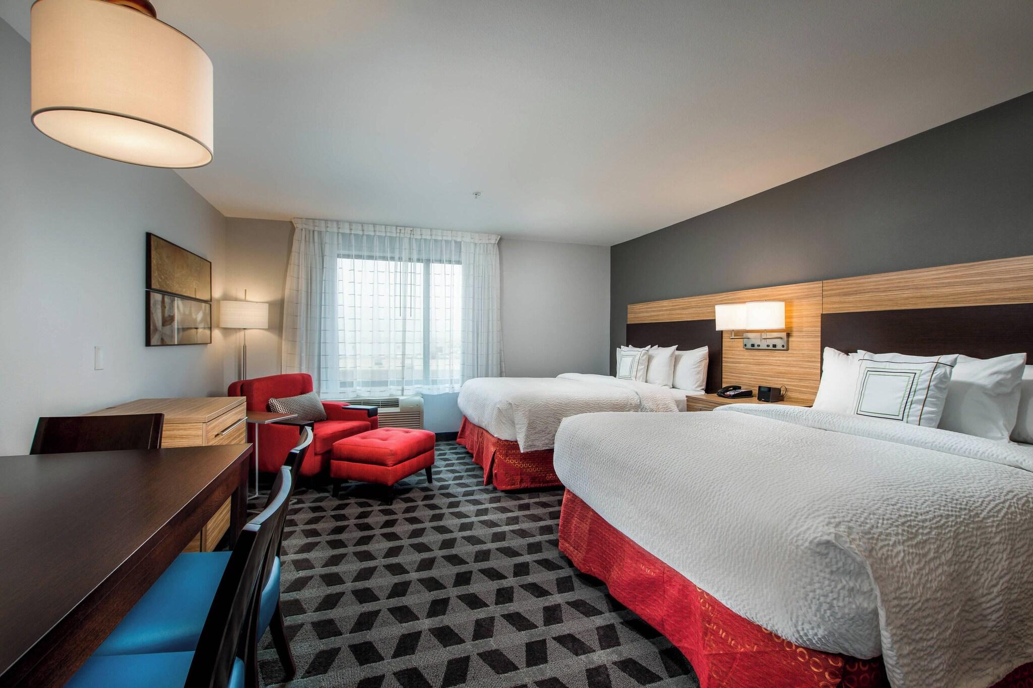 Studio Two Queen Beds