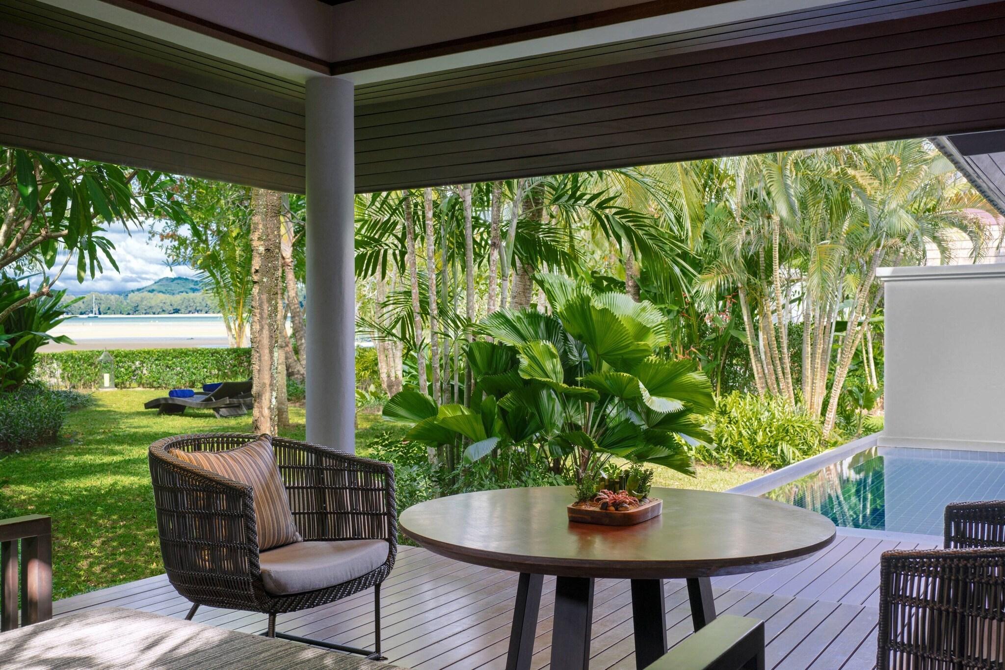 Villa Ocean Front King Bed