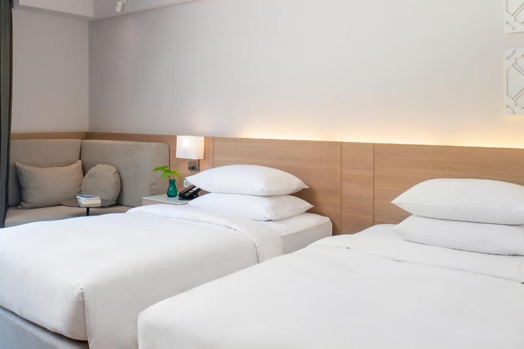 Twin Superior Pool View