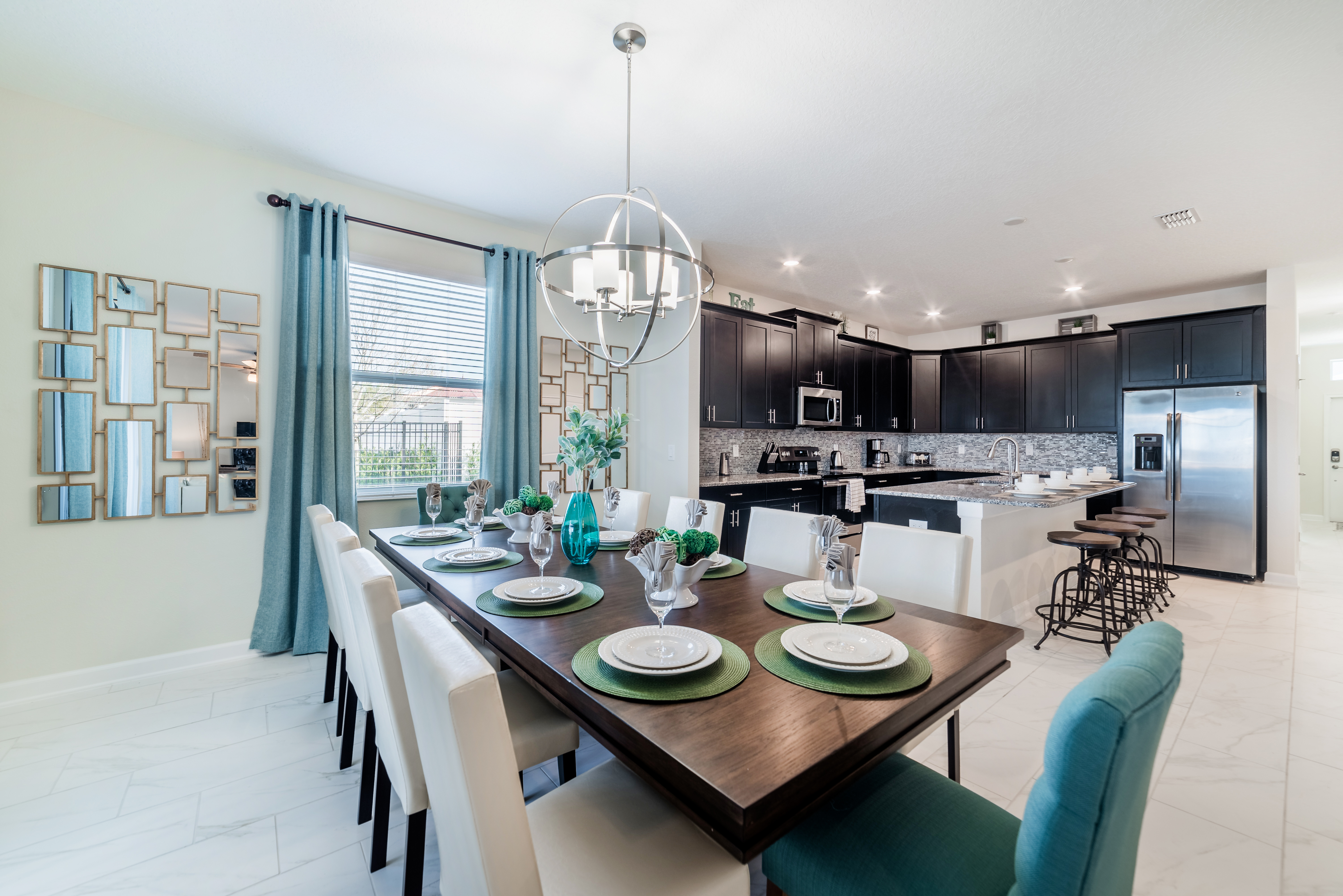 Home Six Bedrooms with Private Pool