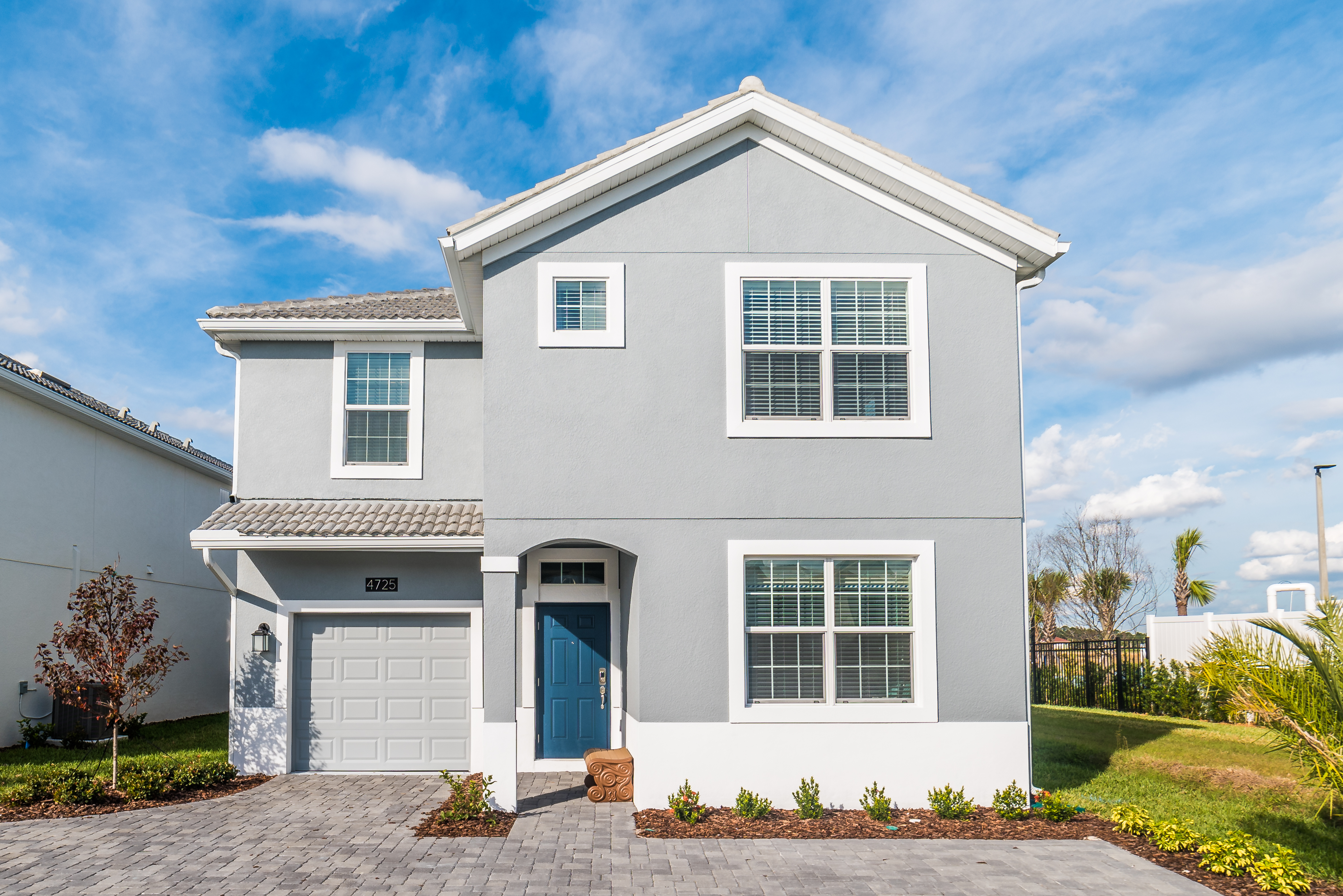 Home Six Bedrooms with Private Pool