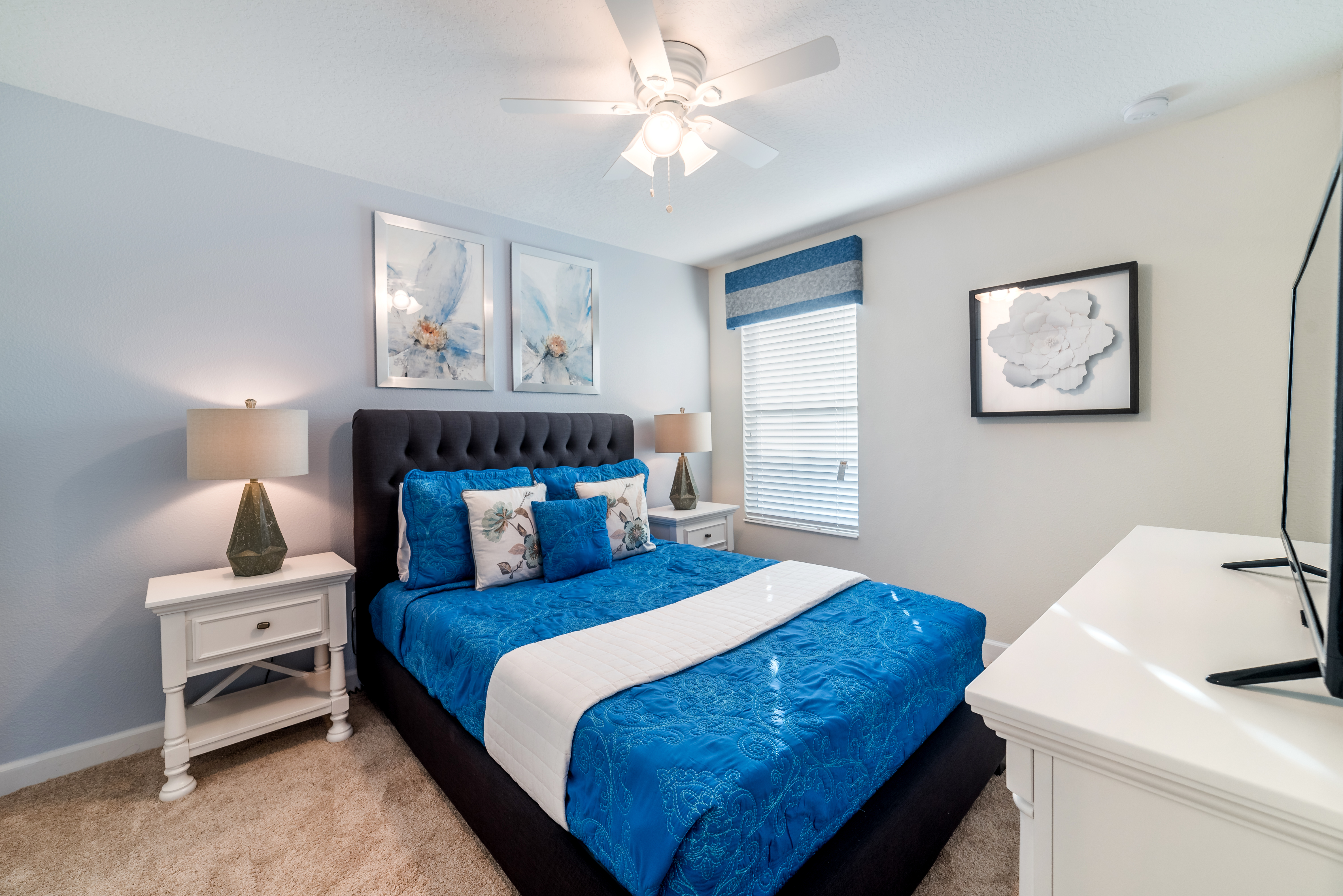 Home Six Bedrooms with Private Pool