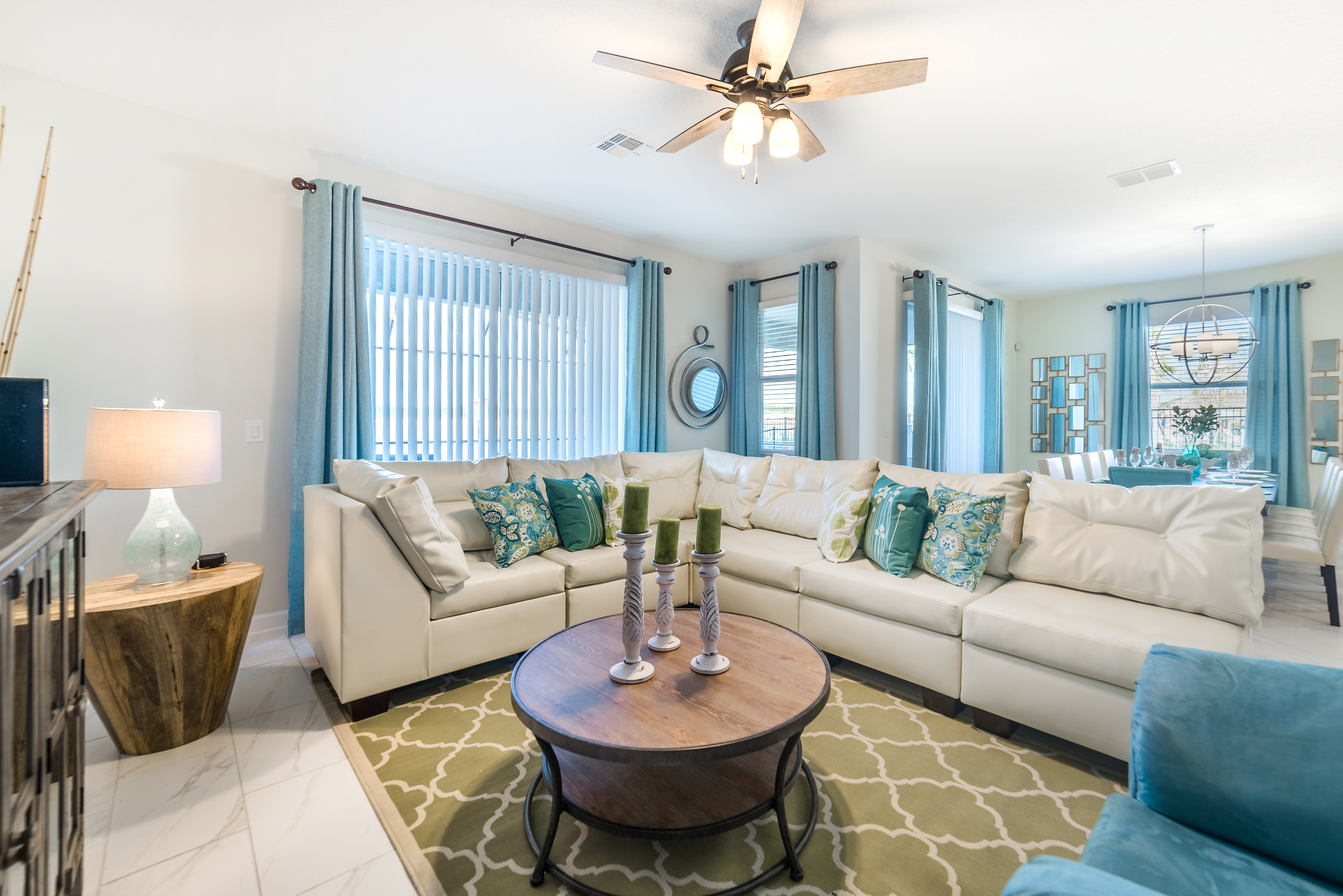 Home Six Bedrooms with Private Pool