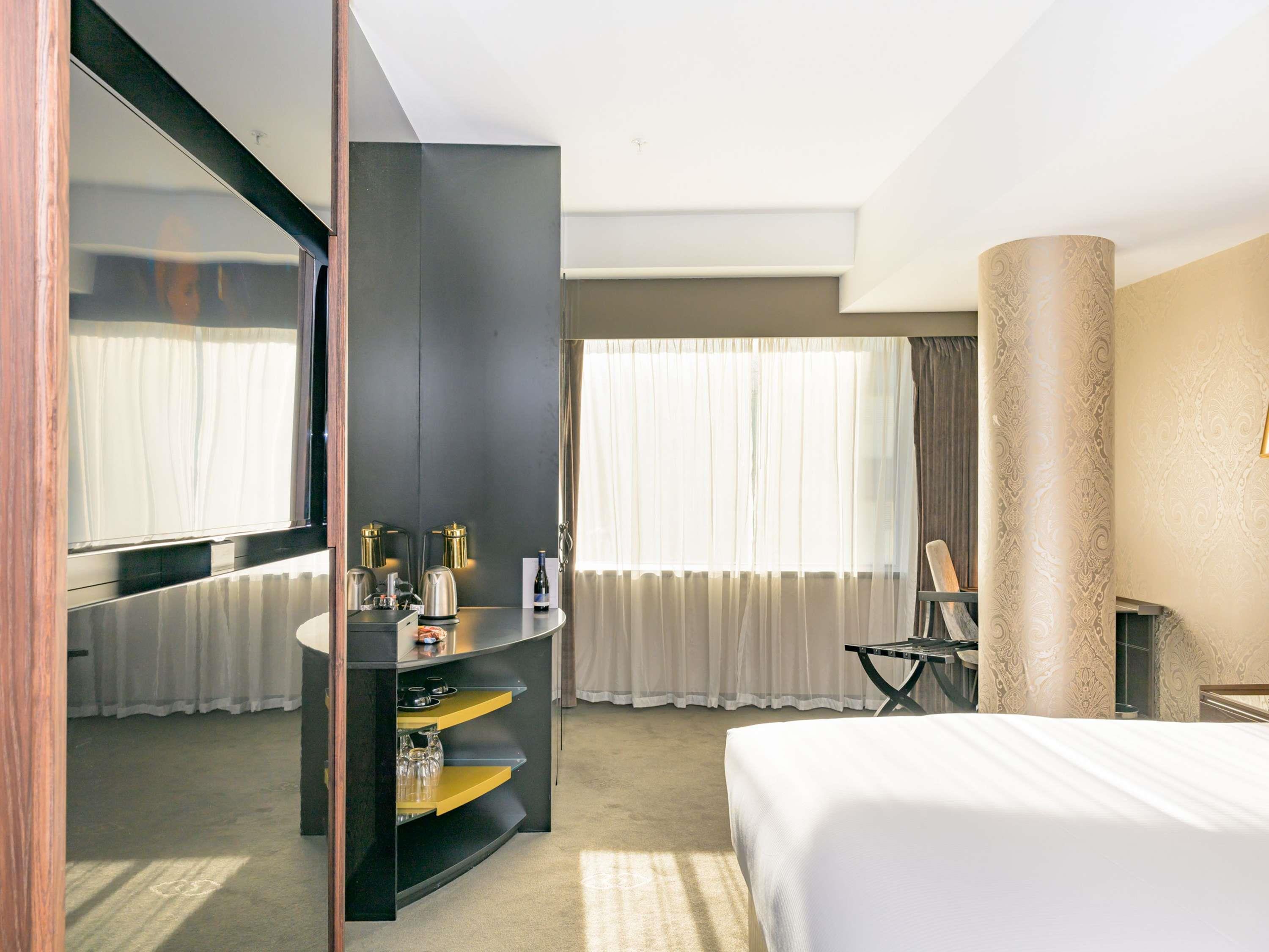 Double Accessible-queen Size Bed