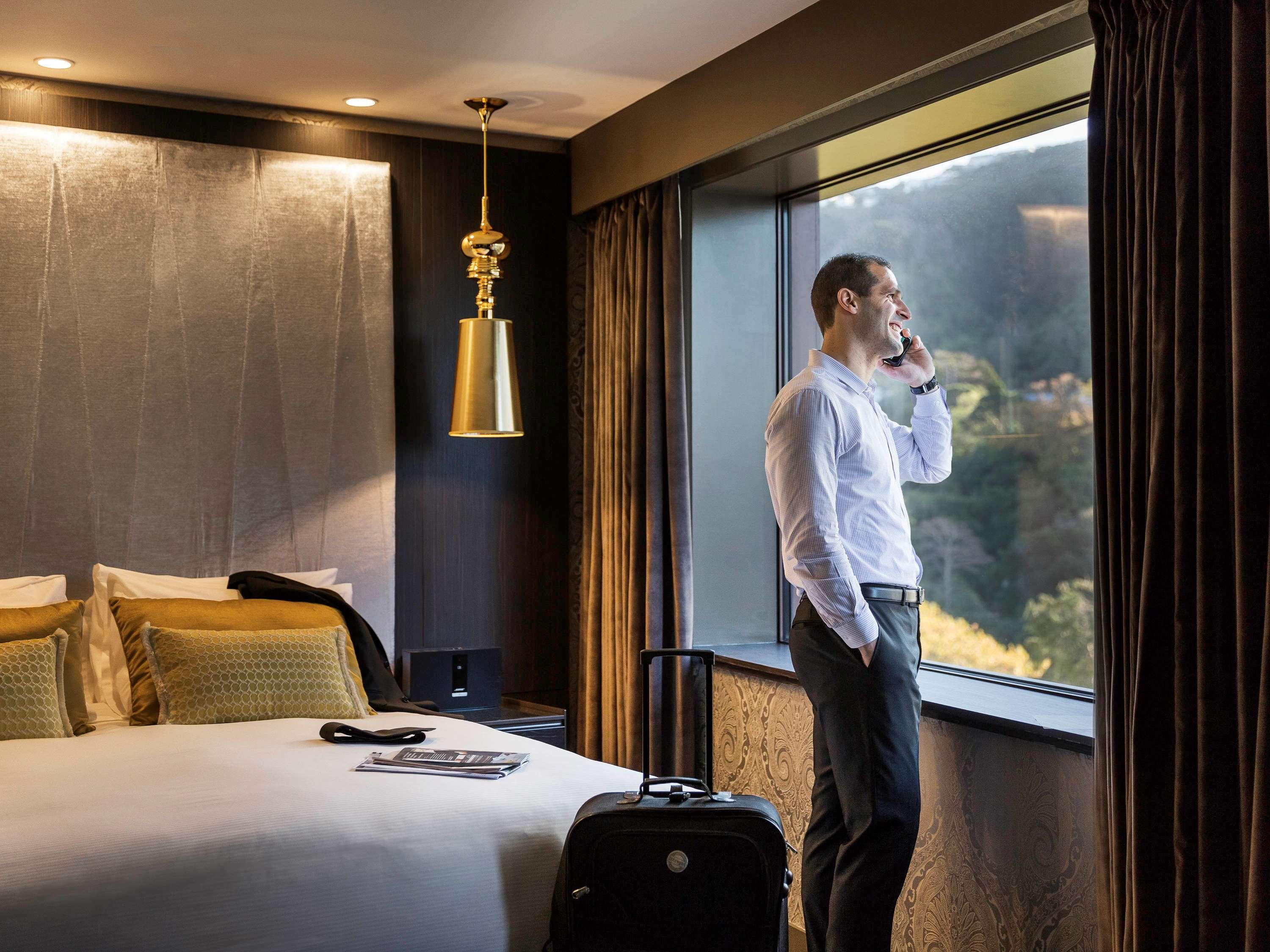 Double Club King Bed